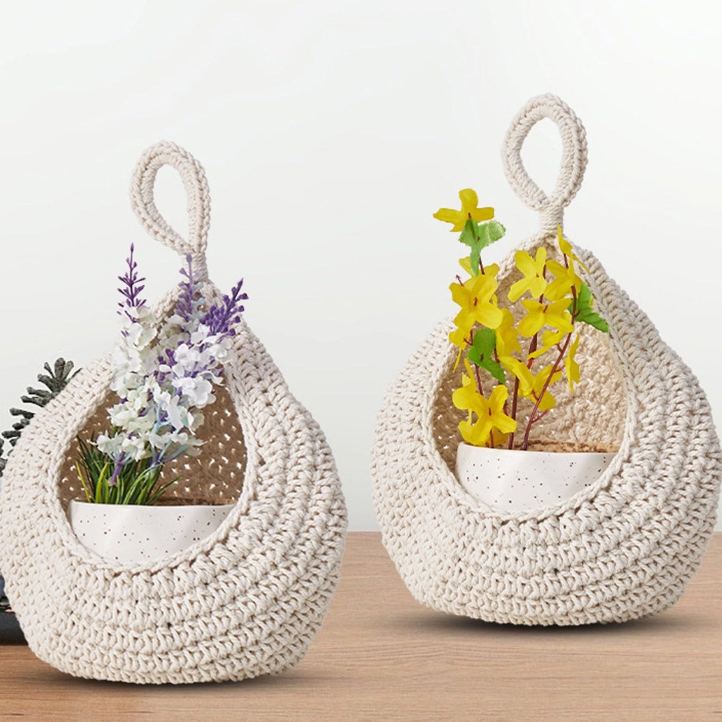 Woven Breads Baskets, Oval Small Fruit Baskets, Stackable Plastic Wicker Baskets for Serving Vegetables, Kitchen, Restaurant, Outdoor, Imitation Rattan, 1 Pcs, 7.48x5.11x2.75 13.78" x 11.81" Beige