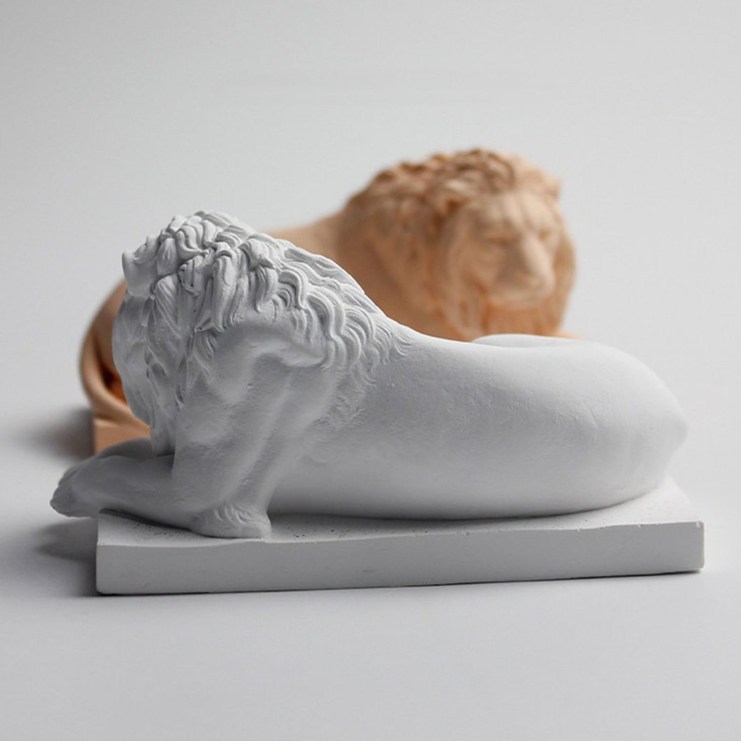 Classic Reclining Lion Sculpture Minimalist Green Plaster Desk Ornament for Living Room, Study, or Office Decoration