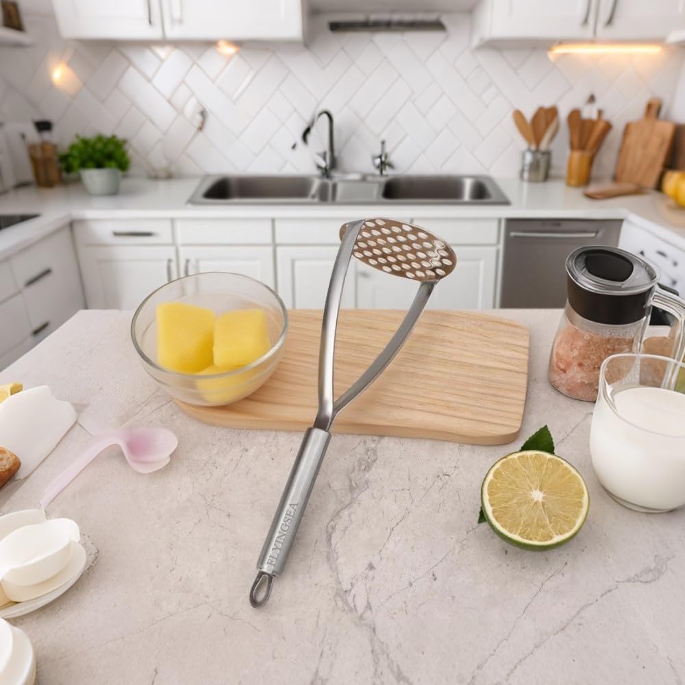 Potato Masher,Professional 18-10 Stainless Steel Potato Masher.Garlic Press,Cooking and Kitchen Gadget