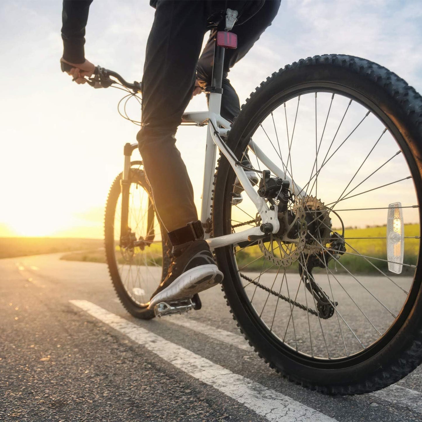 6 Pieces Bicycle Pant Leg Straps Adjustable Elastic Cycling Ankle Saety Band Riding ishing Ankle Pant lexible Leg Strap or Riding Climbing ishing Outdoor Sports Activities, Black