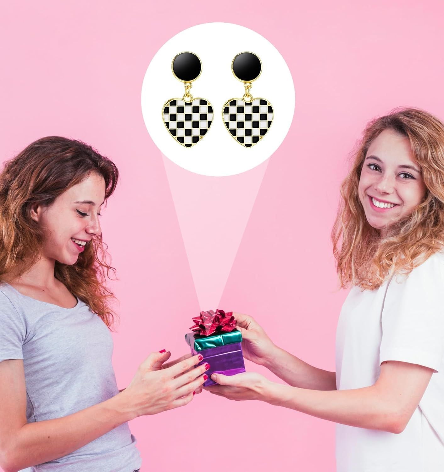 Racing Earrings, 1Pair Heart-Shaped Checkered Earrings for Women for Racing Fans Race Day Gift (Black and White)