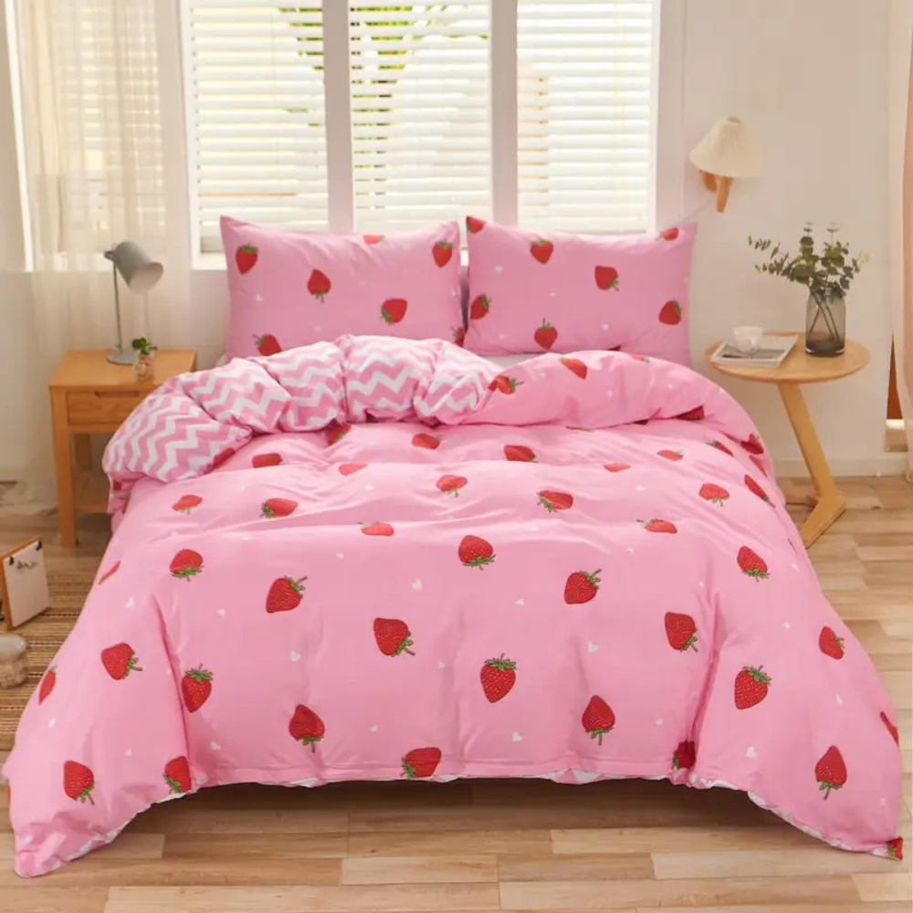 Dreamfields - Strawberry Dream Quilt Cover Set - (3pcs, Double Size)