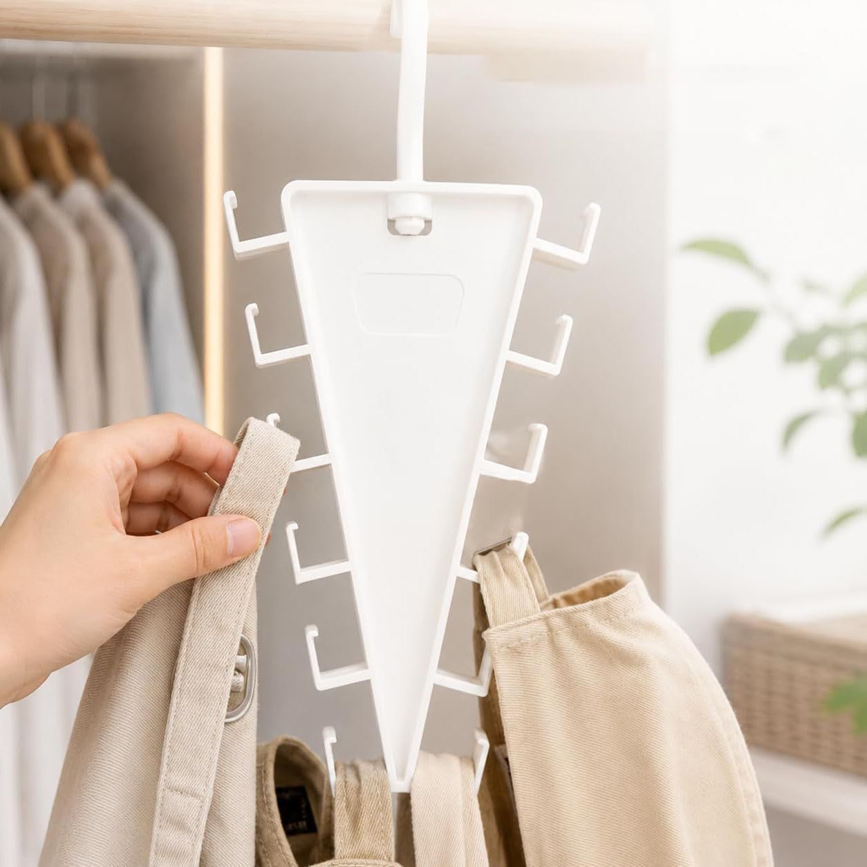 4-Pack V-Shaped 360° Rotating Closet Organizer with 12 Hooks for Hats, Bags & Scarves, Space-Saving Wardrobe Hanger (White)