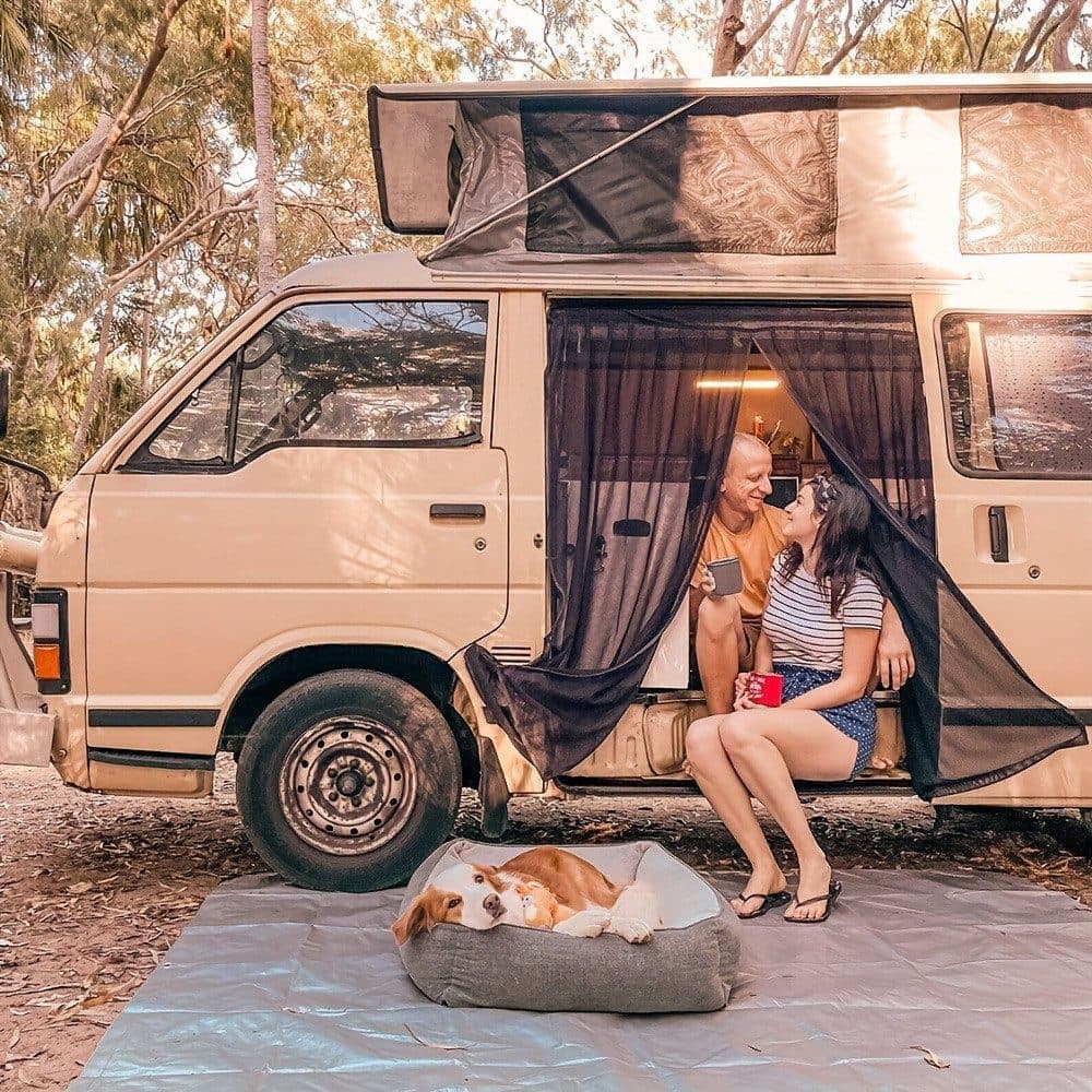 Universal Mosquito Net for Car Tailgate with Magnetic Attachment, Black, 210x165cm, Mosquito and Sun Protection for Camping and Motorhome Outdoors