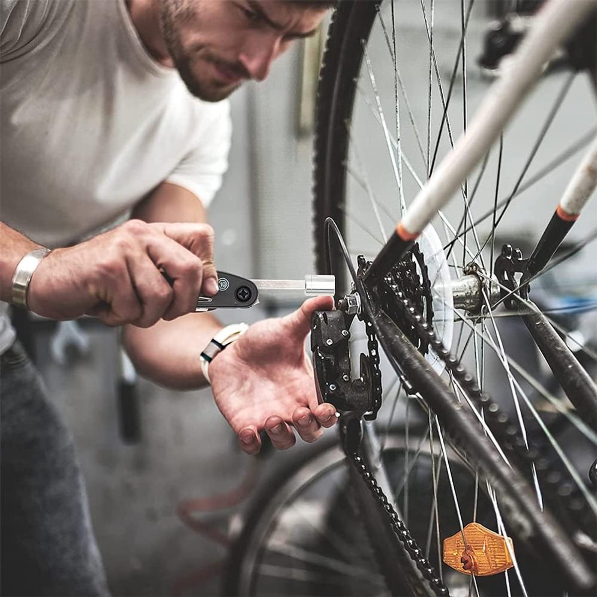 16-in-1 Bicycle Tool - Professional Bicycle Tool Set - Portable Foldable - Multifunctional Cycling Repair Kit - Bicycle Equipment Tools - Ideal for Bicycles / Mountain Bikes / Everyday Cyclist / Cycling Enthusiast