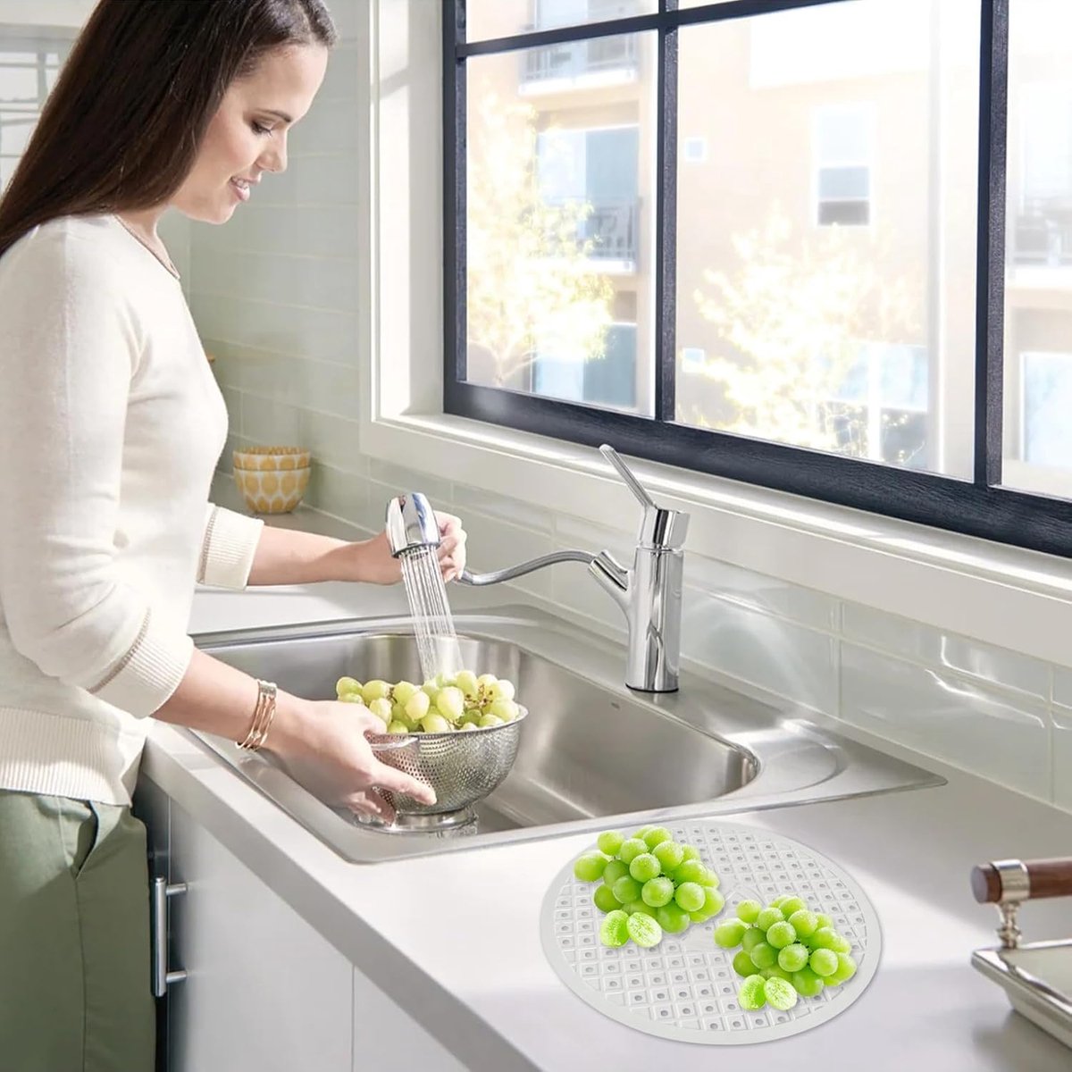 1 Piece Silicone Sink Mat - Washbasin Mat - Sink Mat - Sink Mats - Rubber Countertop Mat for Sink - Cuttable - Foldable - Non-slip - Round sink mat - Protective mat - For countertop - Round White - ø 31 Cm