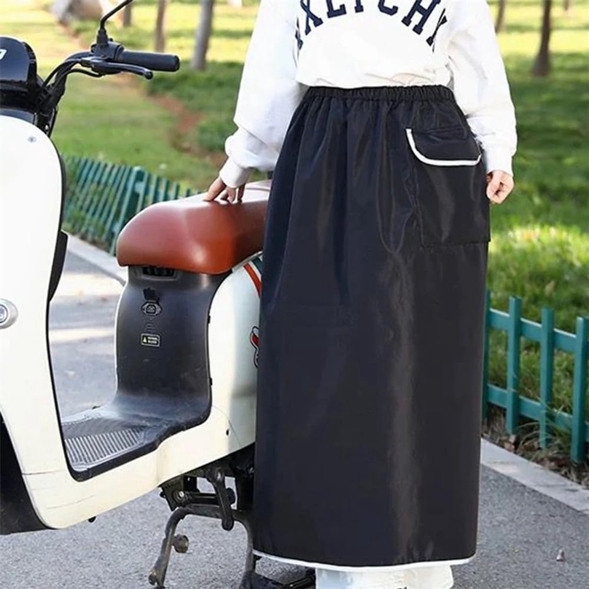 Scooter Leg Cover - Scooter Leg Cover - Leg Covers - Universal Leg Cover - Leg Warmer - Mobility Scooter Leg Cover - Scooter Blanket - Scooter Leg Cover - Winter Leg Protectors for Motorcycles - Windproof Leg Protector - for Motorcycle, Scooter - 130*90 c