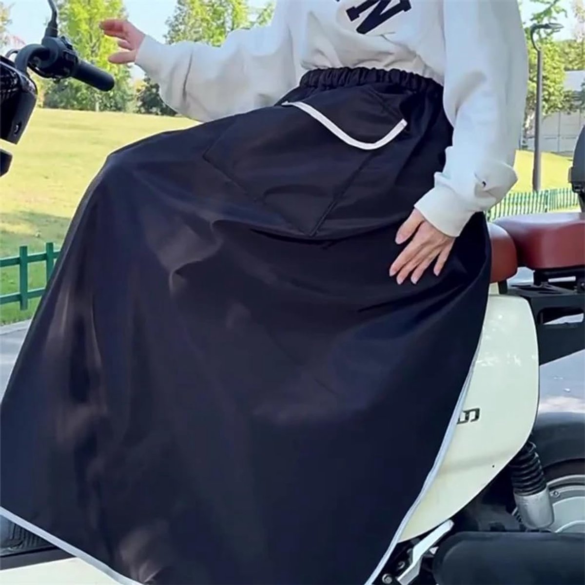Scooter Leg Cover - Scooter Leg Cover - Leg Covers - Universal Leg Cover - Leg Warmer - Mobility Scooter Leg Cover - Scooter Blanket - Scooter Leg Cover - Winter Leg Protectors for Motorcycles - Windproof Leg Protector - for Motorcycle, Scooter - 130*90 c