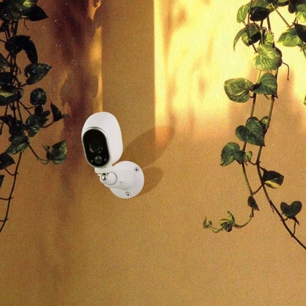 Arlo Pro 2 \u0026 Arlo Pro Metal Wall Mount Outdoor 3 Pack