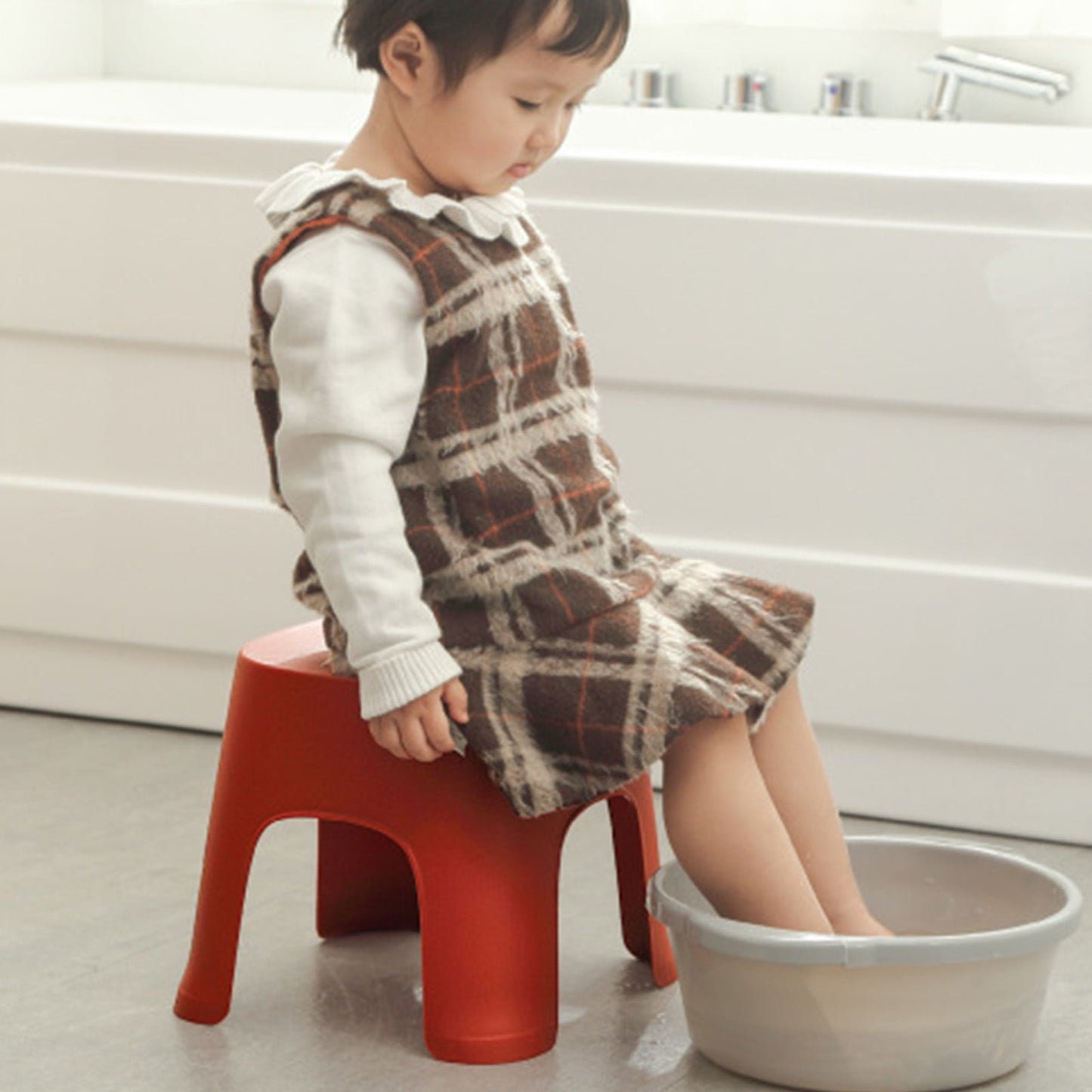 Step Stool for Kids Stool for Bathroom Toddler Stool Bathroom Step Stool Step Stool for Toddlers Anti Non-Slip Toilet Seat Child,Plastic Mini Stool,Thickened Design Ideal,Sturdy And Lightweight Red