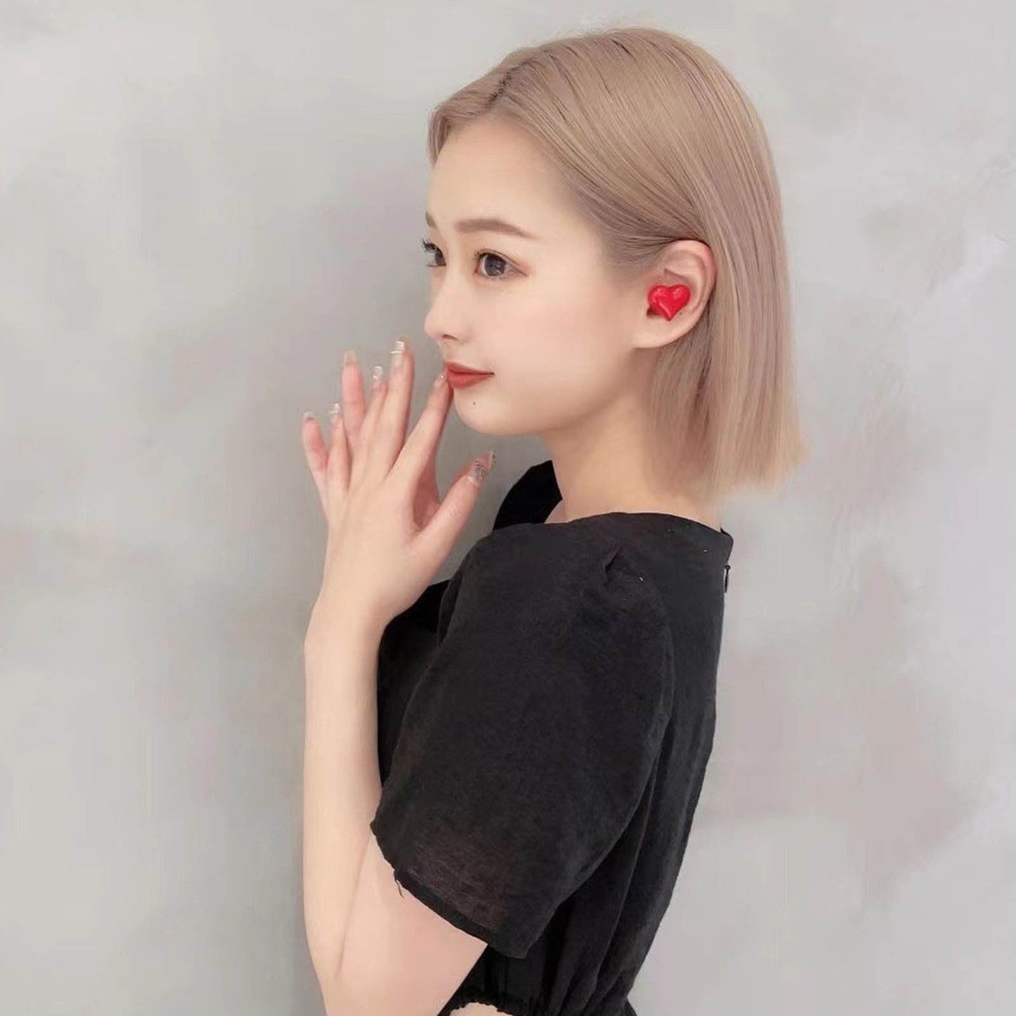 Heart Shaped Earbuds, Stylish Headphones HiFi Stereo Sound Waterproof Bluetooth 5.3 Earphones with Charging Case for Girls Women, Noise Reduction Sports Wireless In Ear Bluetooth Earphones Red