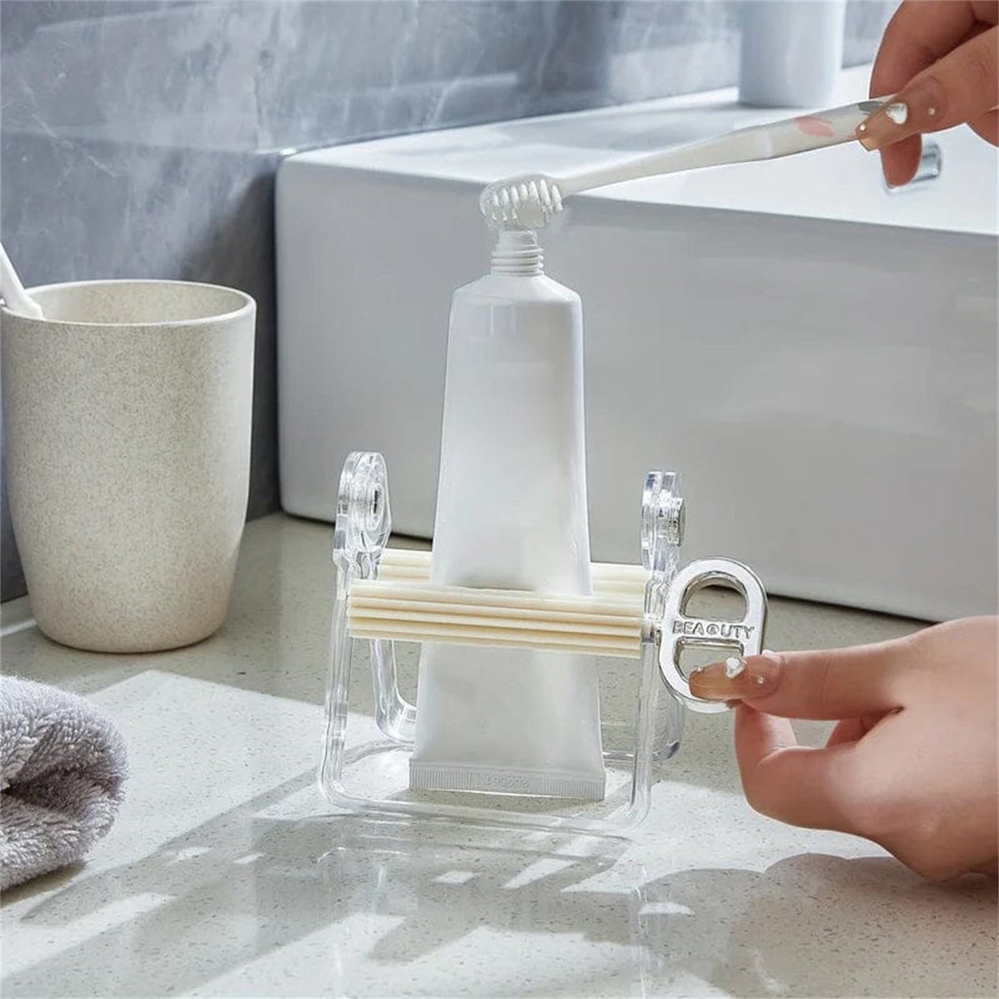 Luxury Paint Tube Squeezer Wringer Tool - Rolling Tube Squeeze Roller for Toothpaste - Toothpaste Tube Squeezer for Artists, Hair Salons, Painters - Daily Living Essential, (Black) 3.39x4.13x3.78 3.39" x 4.13" x 3.78" Black