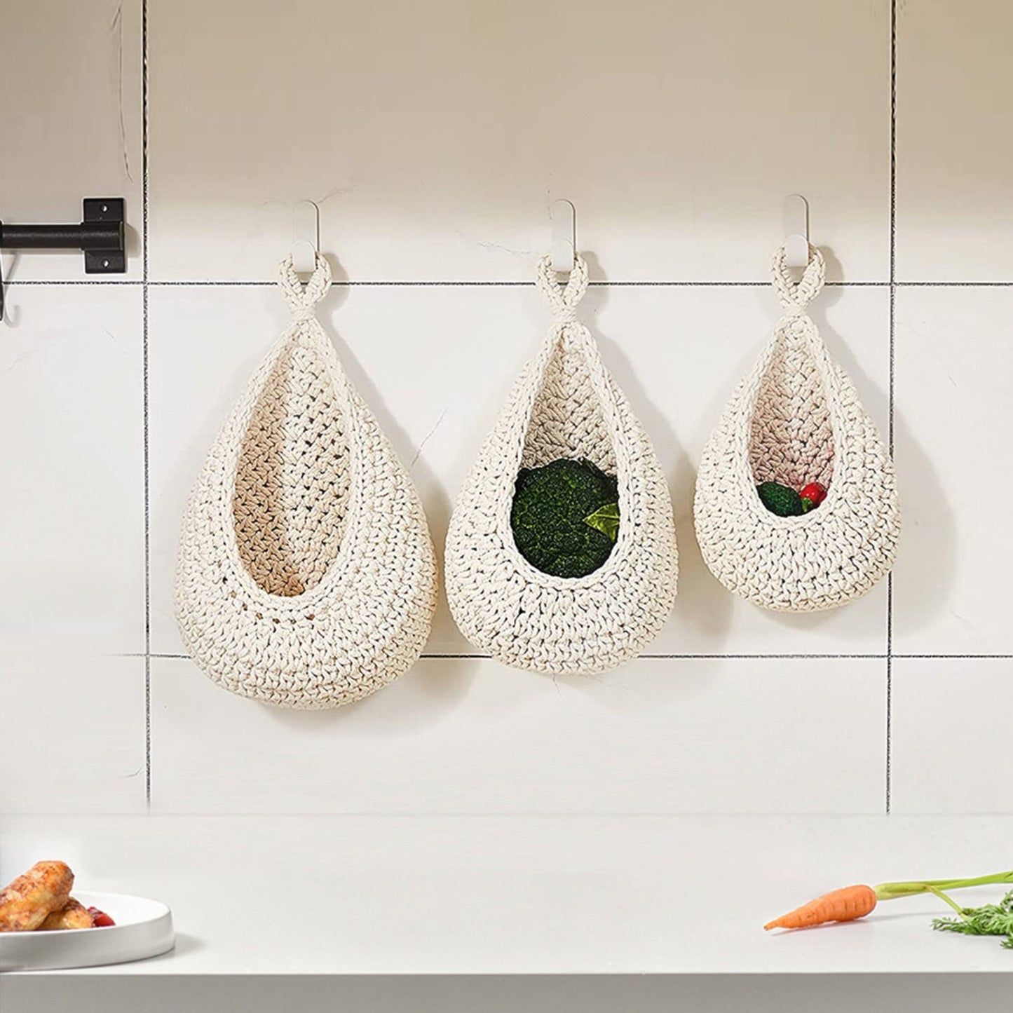 Woven Breads Baskets, Oval Small Fruit Baskets, Stackable Plastic Wicker Baskets for Serving Vegetables, Kitchen, Restaurant, Outdoor, Imitation Rattan, 1 Pcs, 7.48x5.11x2.75 11.02" x 8.27" Beige