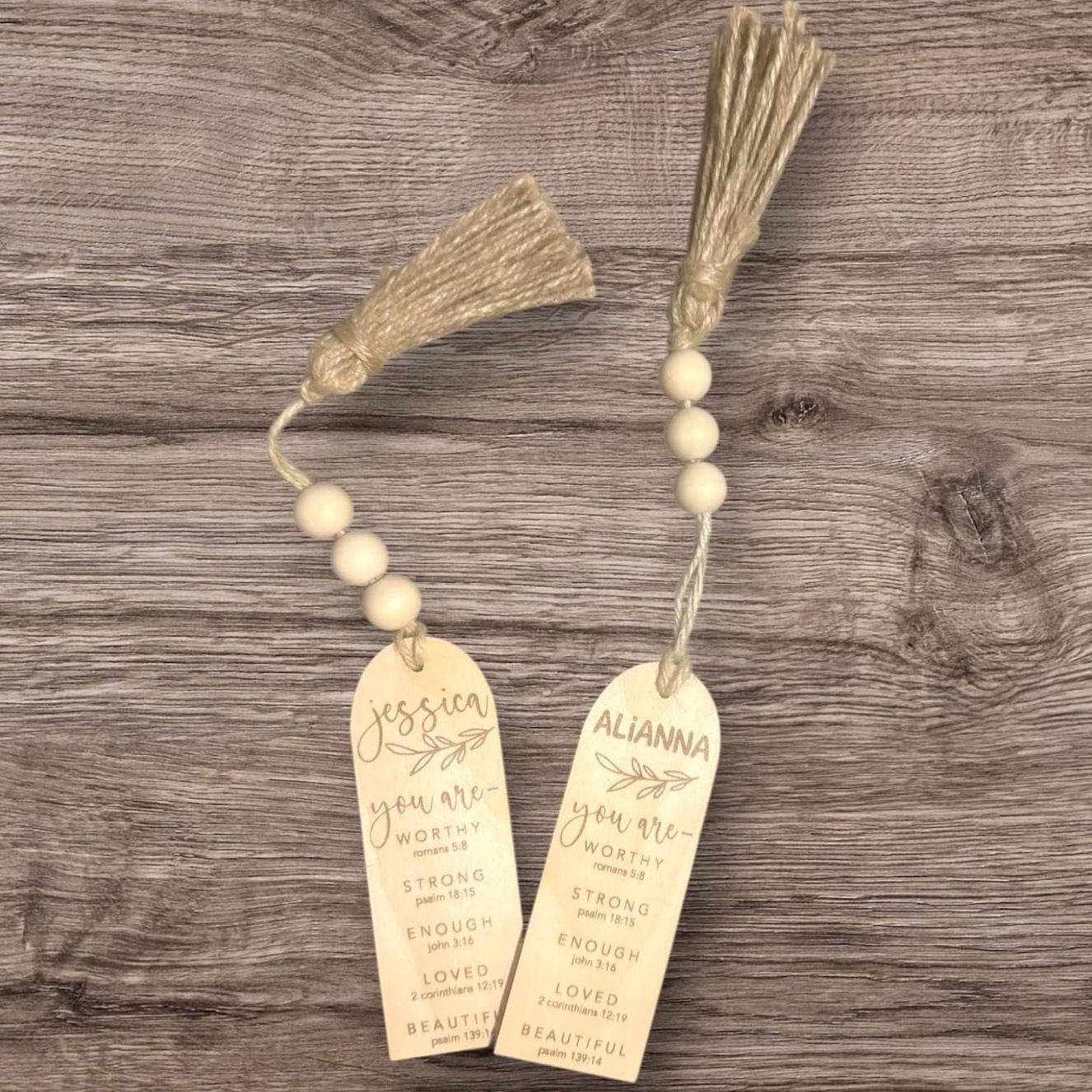40 Sets Jute Tassels with 3 Wood Beads Natural Jute Rope Burlap Tassels for Christmas Tree DIY Craft Wood Beads Garland Project Wedding Home Party Decorations