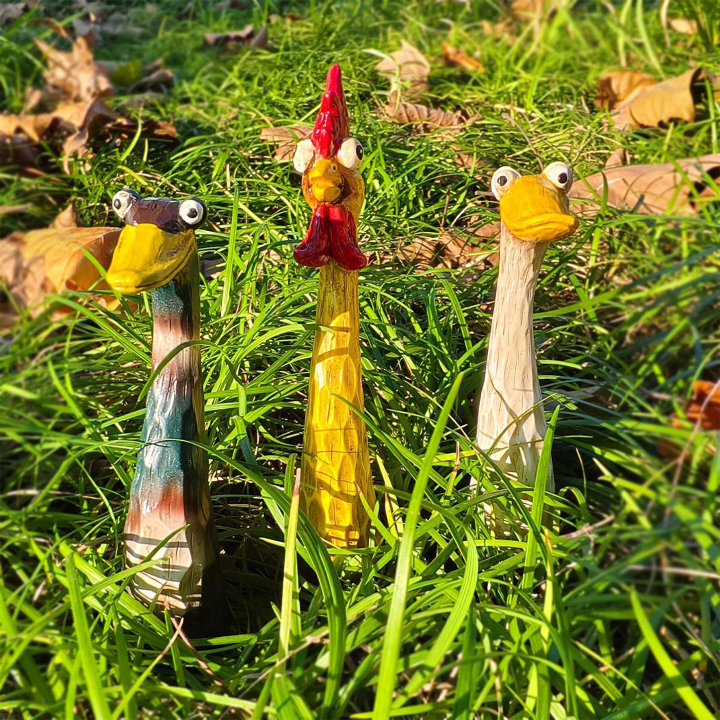 Outdoor Garden Decor Chicken Resin Animal Statues, Fun Lawn Ornaments for Farmhouse or Microlandscape Design, Weatherproof & Durable