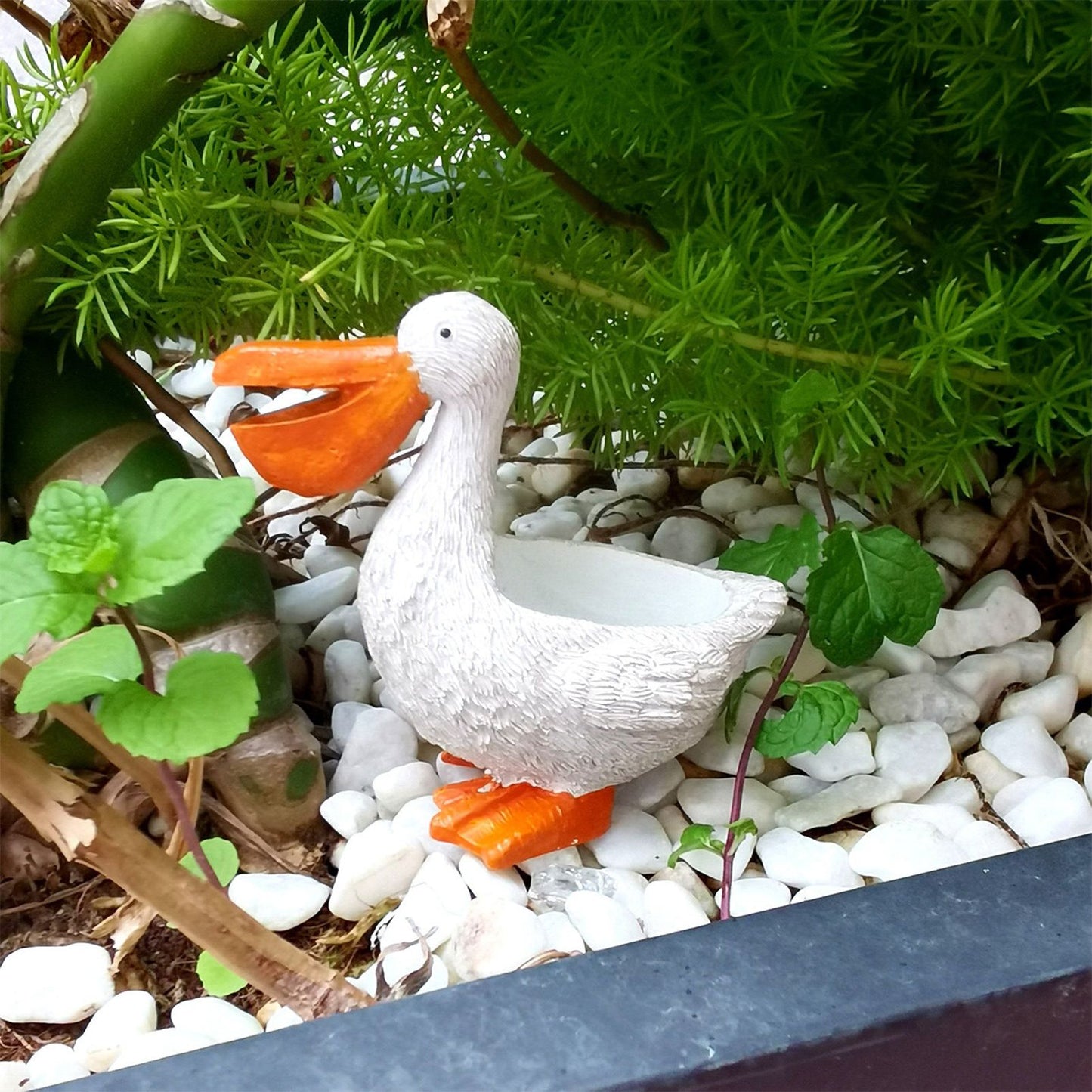 Cute Pelican Planter Pot, Small Resin Pelican Flower Pot with Drainage, Funny Animal Succulent Planter for Indoor Outdoor Garden Desk Decor Gift