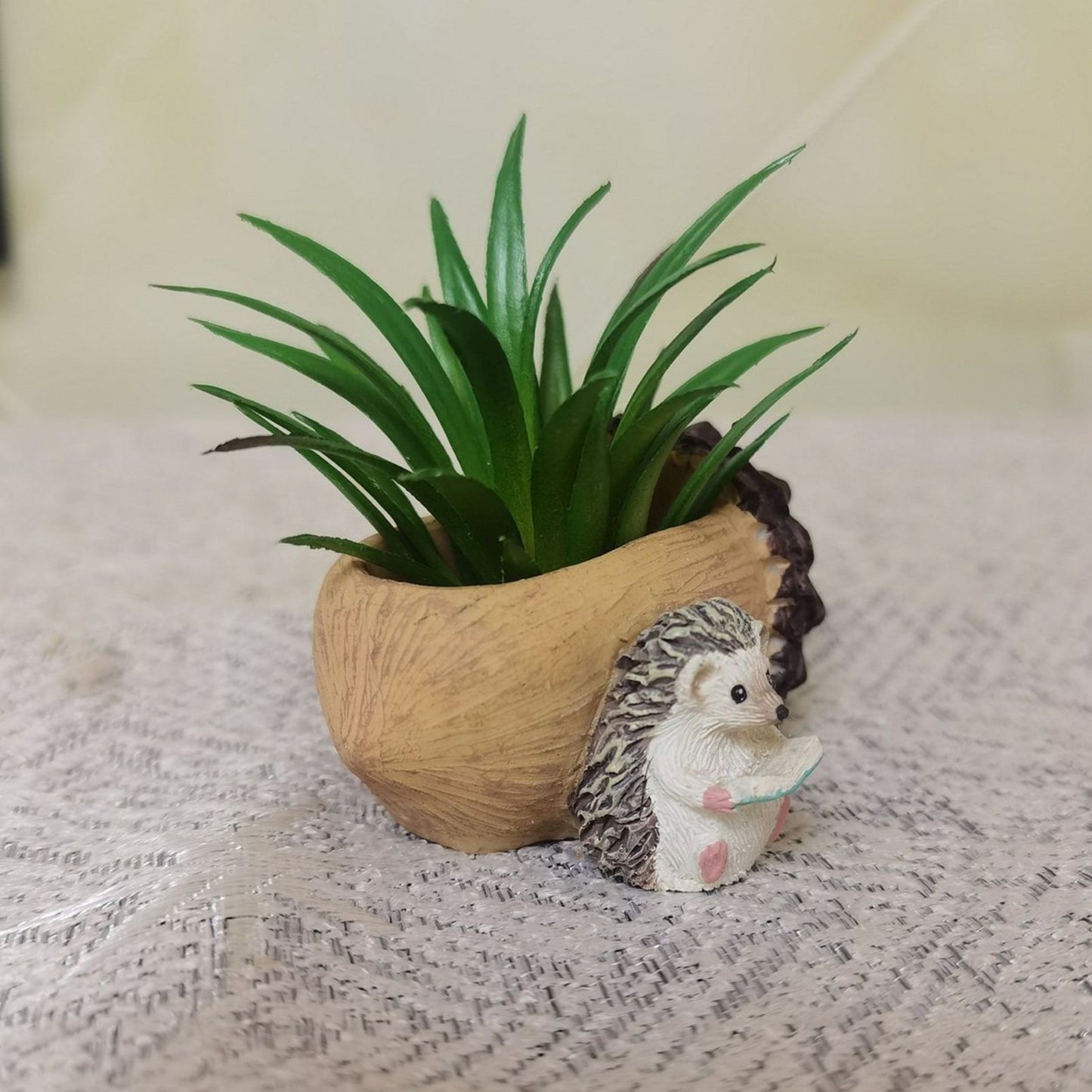Creative Hedgehog Pinecone Resin Planter, Mini Succulent Pot for Indoor & Outdoor Garden Decor
