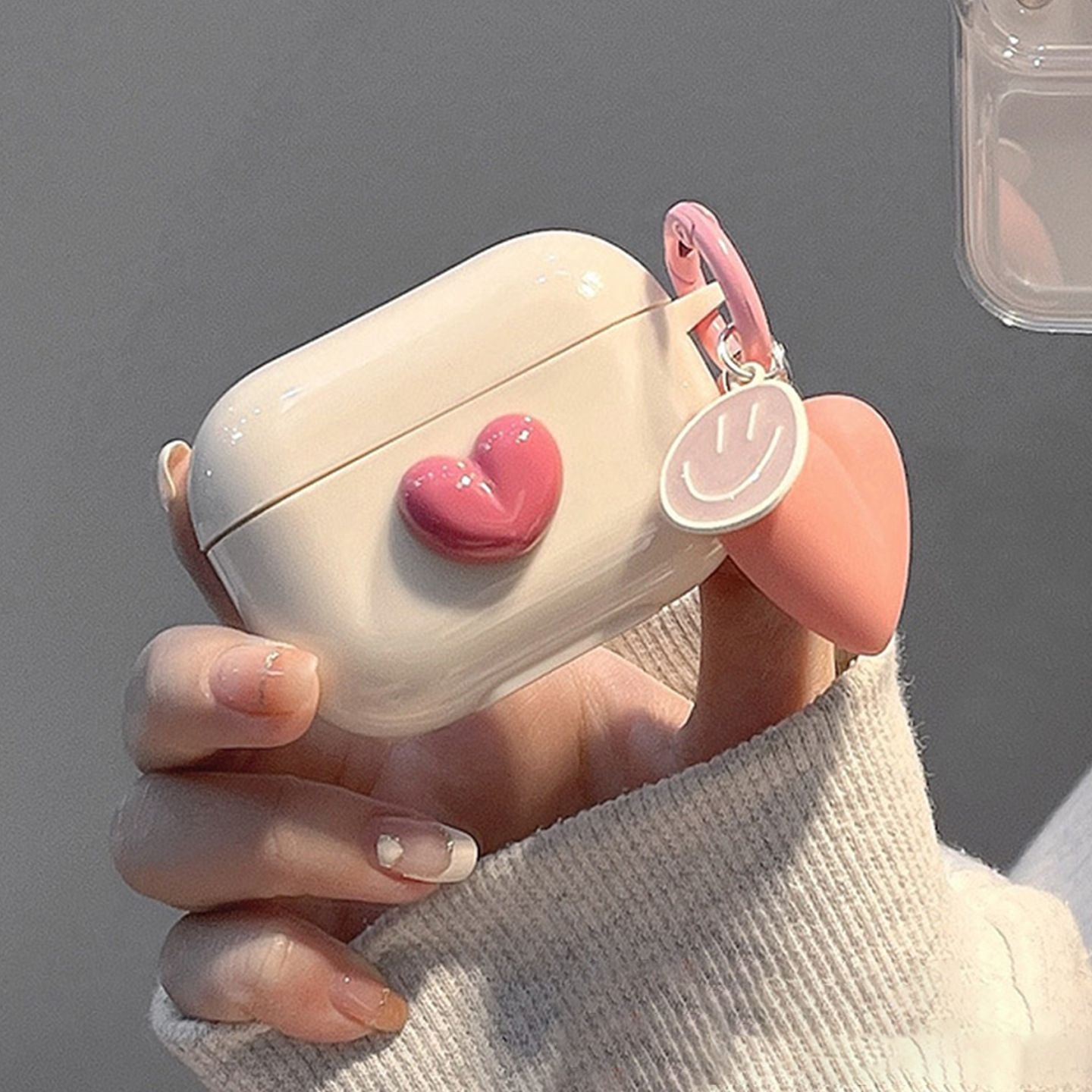 Beige shell + smiling heart pendant AirPods 3