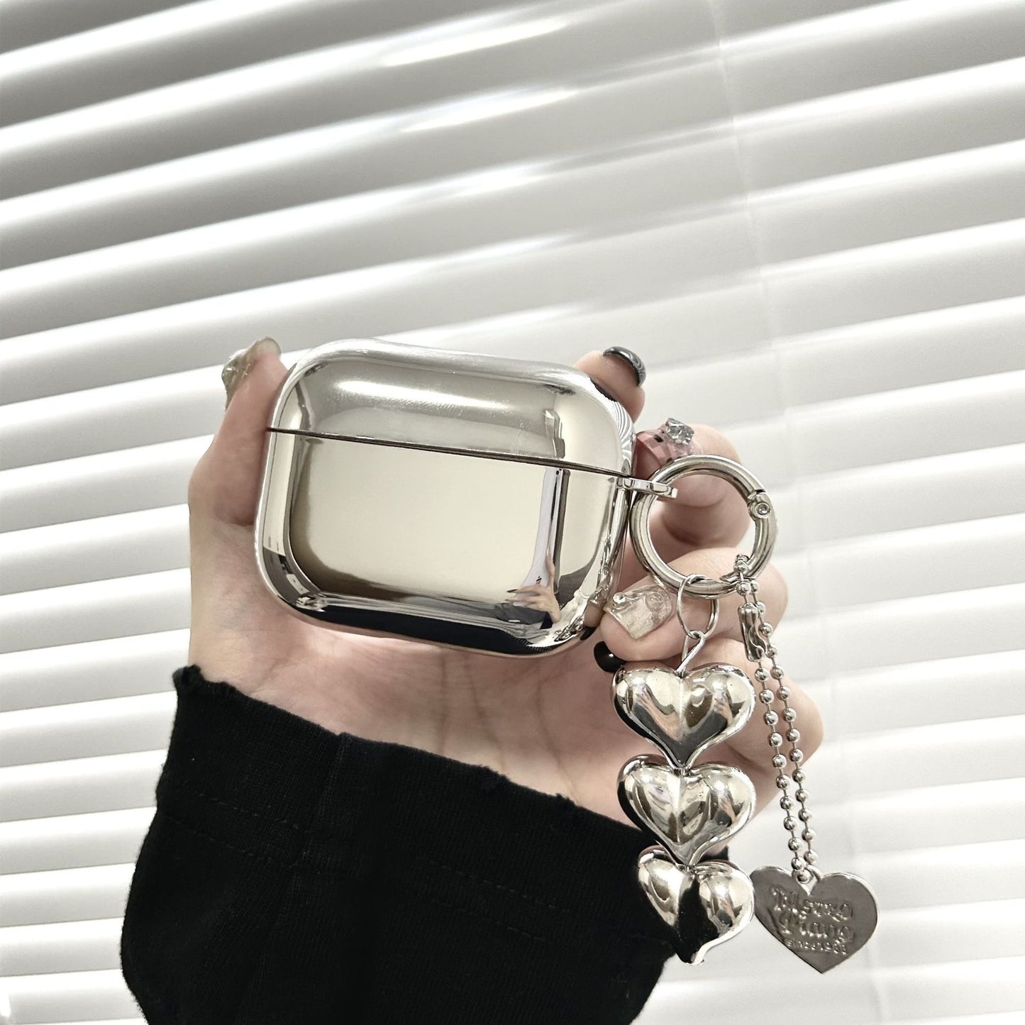 Electroplated solid color shell + 3 heart pendants AirPods Pro 2