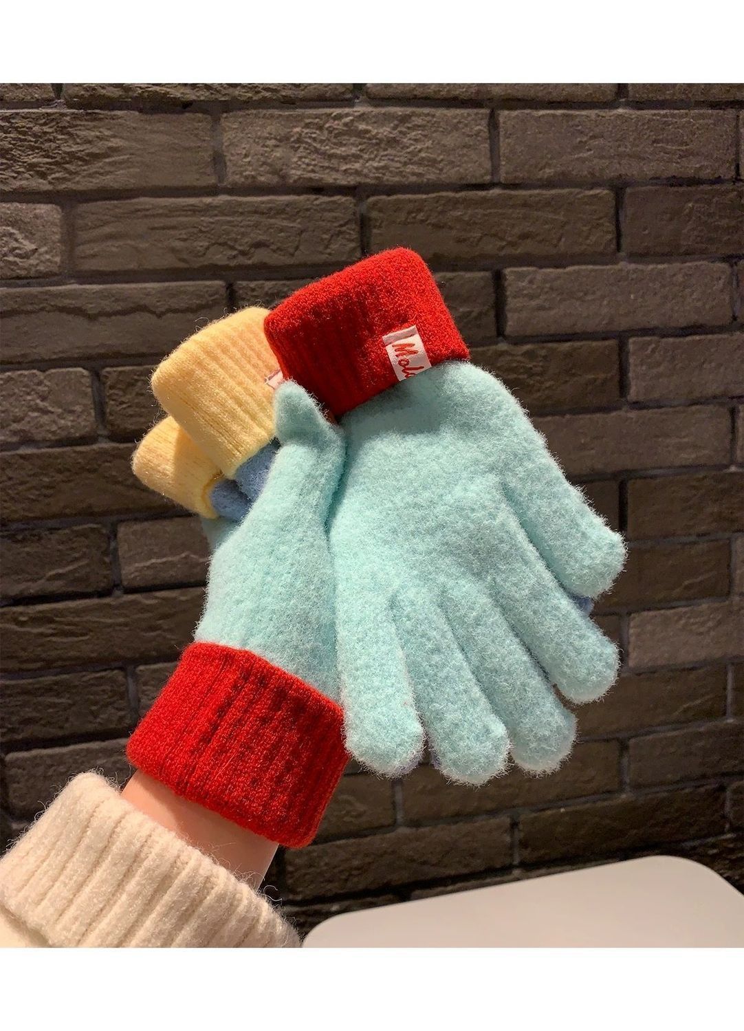 Knit Gloves Red