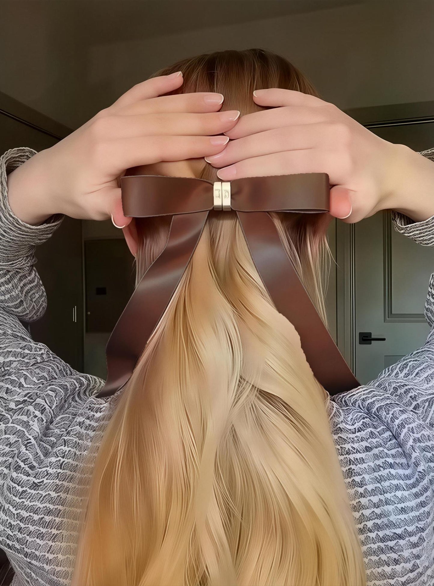 Magnetic Bow Hair Claw Clip Beige