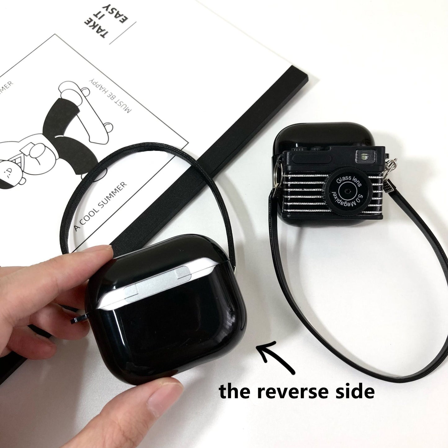 striped light-emitting and sound-making camera AirPods 1/2