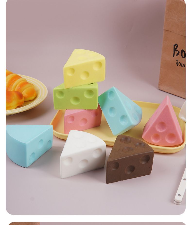 7.5cm White Triangle Cheese Squishy Toy