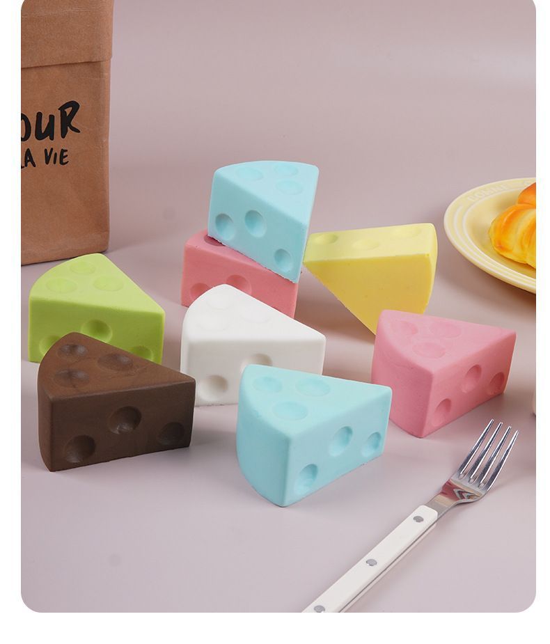 7.5cm Green Triangle Cheese Squishy Toy
