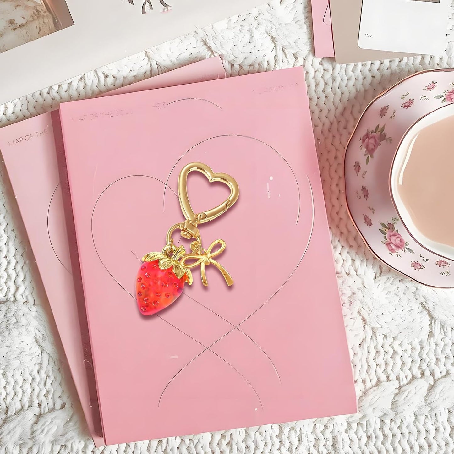 Beautiful Strawberry Keychain Supplies Hanging Bag Charms for Girls, Cute Purse Charms Gifts for Women, Strawberry Charm Decorations, Cute Keychains Accessories for Ladies' Bags and Key Holders