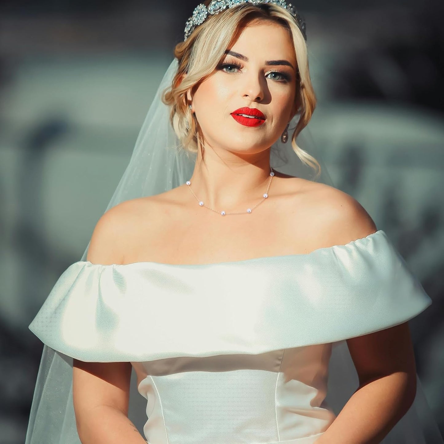 Gold-Plated Floating Pearl Necklace for Women – Minimalist Imitation White Pearls Chain, Station Pearl Necklace Gift for Bride Bridesmaids Mom Wife Daughter, Wedding Birthday Christmas