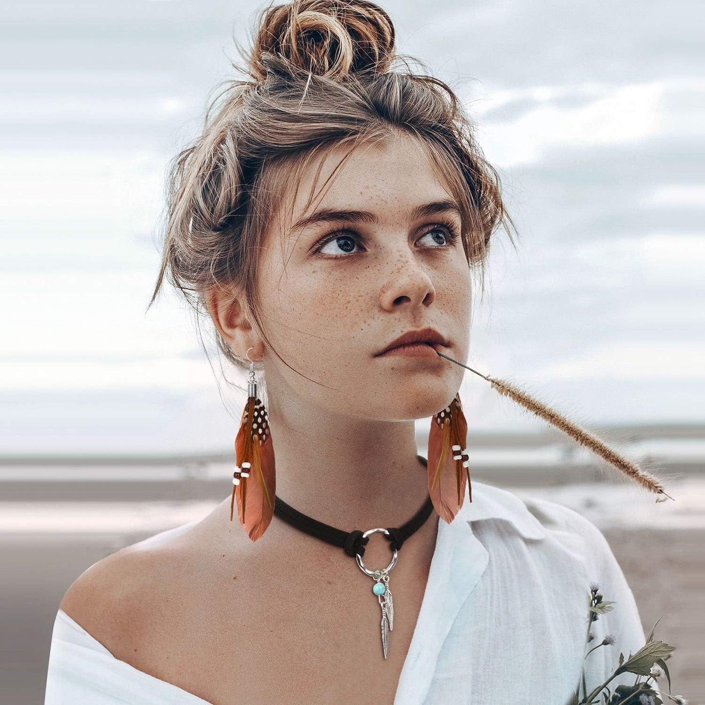 2 Sets Native American Jewelry Set for Women 2 Pieces Faux Suede Choker Necklace Faux Leather Choker and 2 Pairs Bohemian Artificial Feather Earrings Boho Dream Catcher Earring Western Jewelry