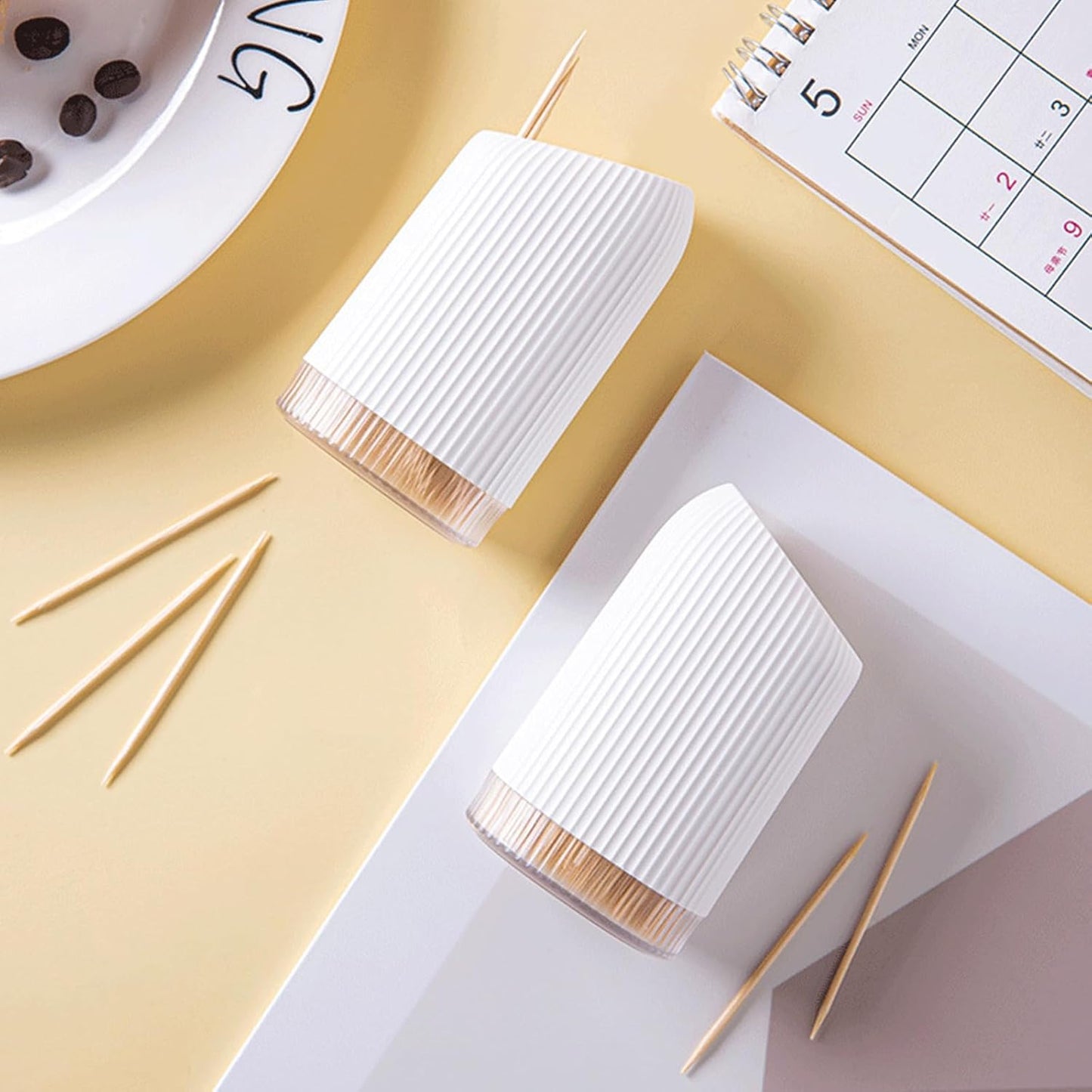 Portable Floss Dispenser White 1 Piece