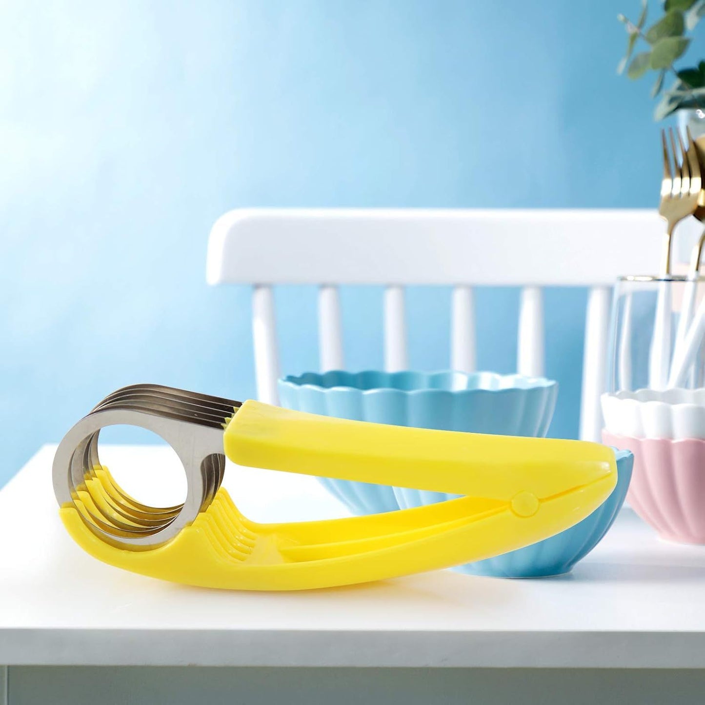 Banana Slicer,ABS + Stainless Steel Fruit and Vegetable Salad Peeler Cutter Kitchen Tools For Banana,Strawberry,Grape（1 pcs）