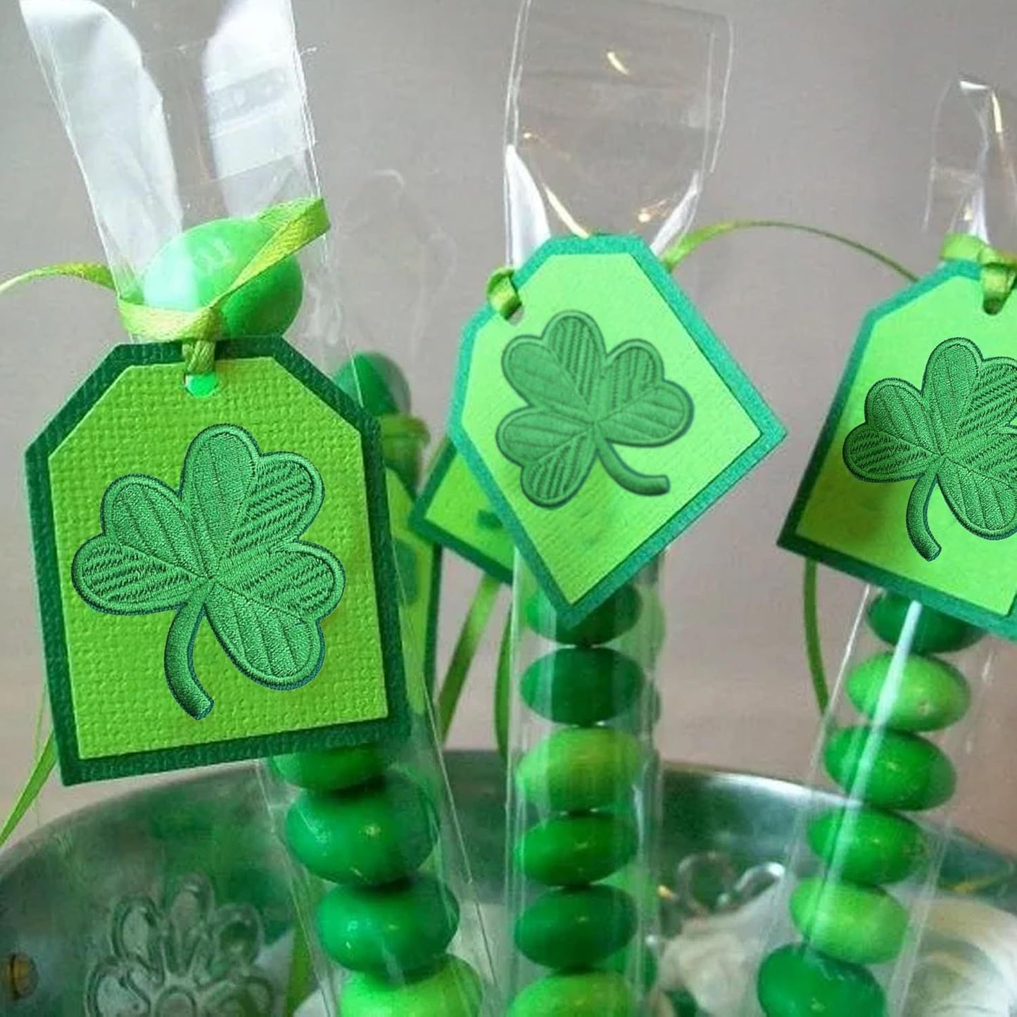10Pcs Shamrock Iron on Patches, St Patricks Day Iron on Patches, Green Embroidered Emblem Lucky Clover Sew on Appliques for Clothing, Uniforms, Hats, Backpacks, Jackets, Pants, Accessories