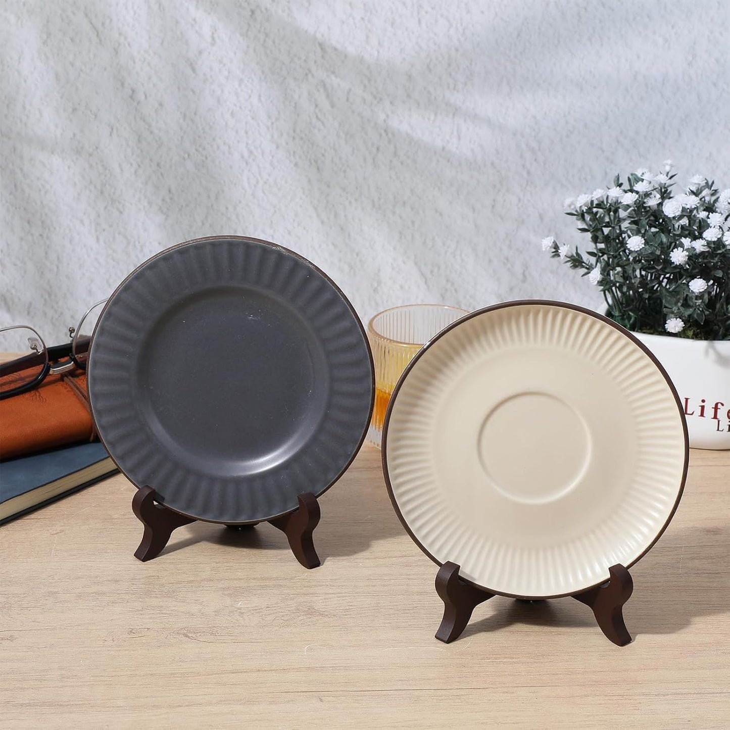 2 Pcs 3.94in Wooden Easel Plate Holder, Decorative Wooden Display Stand, Folding Small Easels for Display, Brown Small Picture Stands for Display Picture Frame Book Dish Artwork Easels