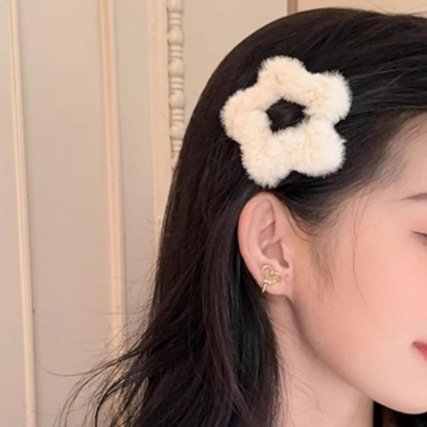 6 Pcs Plush Star Hair Clips for Women Girls, Winter Hair Accessories Fuzzy Hairpins for Bangs Side Hair Holders (Mix)