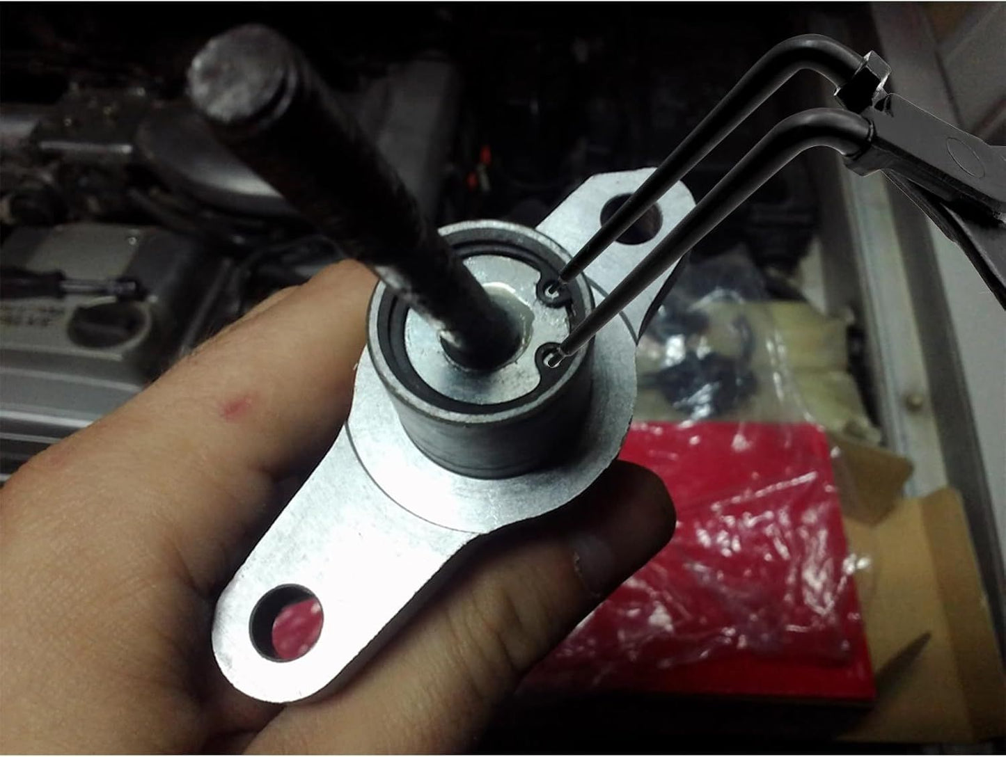 90 Degree Long Nose Snap Ring Pliers, Internal Master Cylinder Circlip Bent Lock Retaining Ring Pliers for Trucks Motorcycles Cars