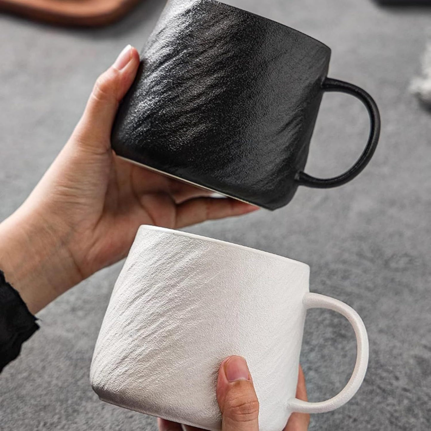 17 Oz Minimalist Ceramic Coffee Mug Tea Mug with Rock Texture Surface, Large Capacity Drinking Cup for Office Home (black,17 Oz)