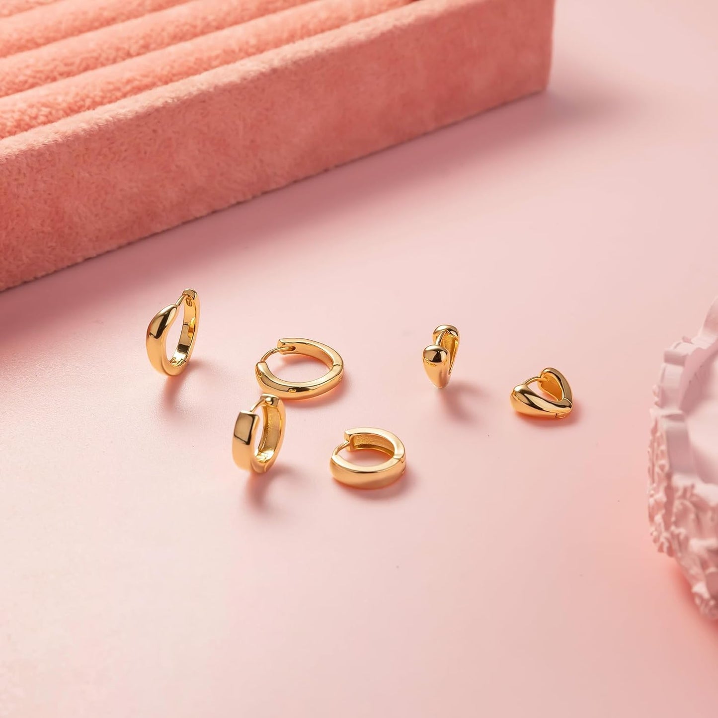 Gold Hoop Earrings for Women Trendy Dainty Wavy Gold Huggie Earrings,14k Gold Stud Earring Hypoallergenic Earring Flat Back Earrings Small Hoop Earrings for Women Gifts