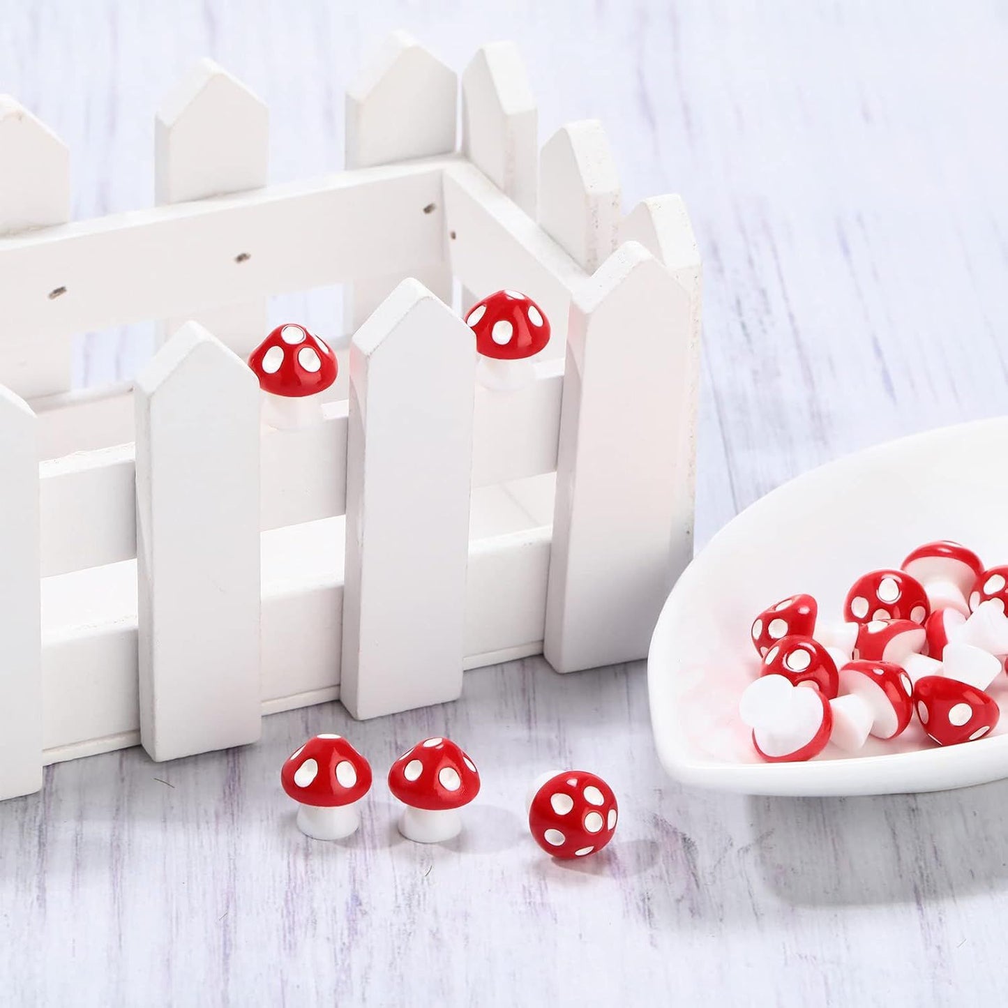 24 Pcs Mini Resin Mushrooms Tiny Mushroom Miniature igurines airy Wild Garden Supplies Small Mushrooms Micro Model Decoration Landscape Crat Accessories or DIY Home Dollhouse Handmade Decor