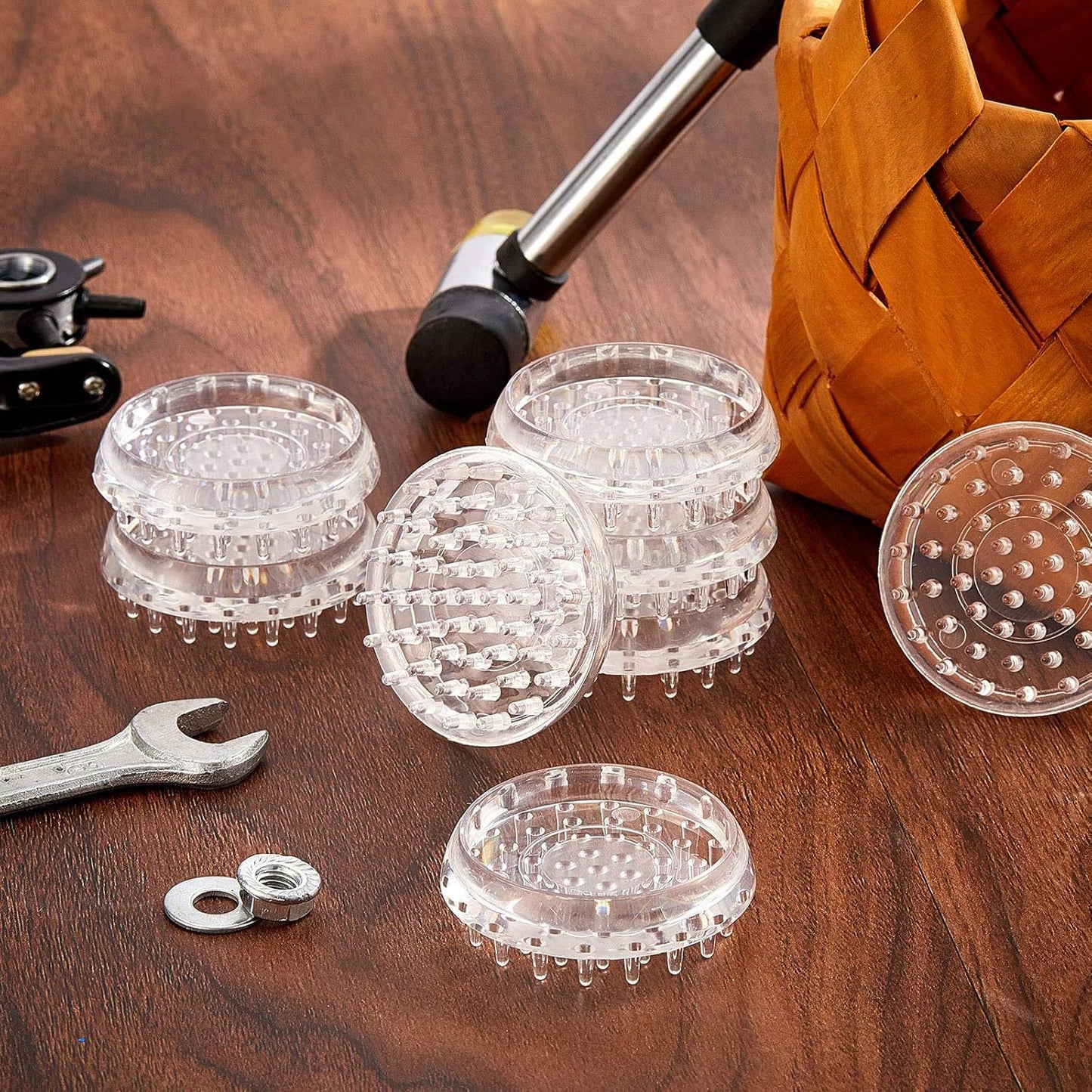 8 Pieces Carpet Protectors Spiked Caster Cups Round urniture Caster Cups Spiked Carpet or urniture Legs, Soas, Tables, Chairs