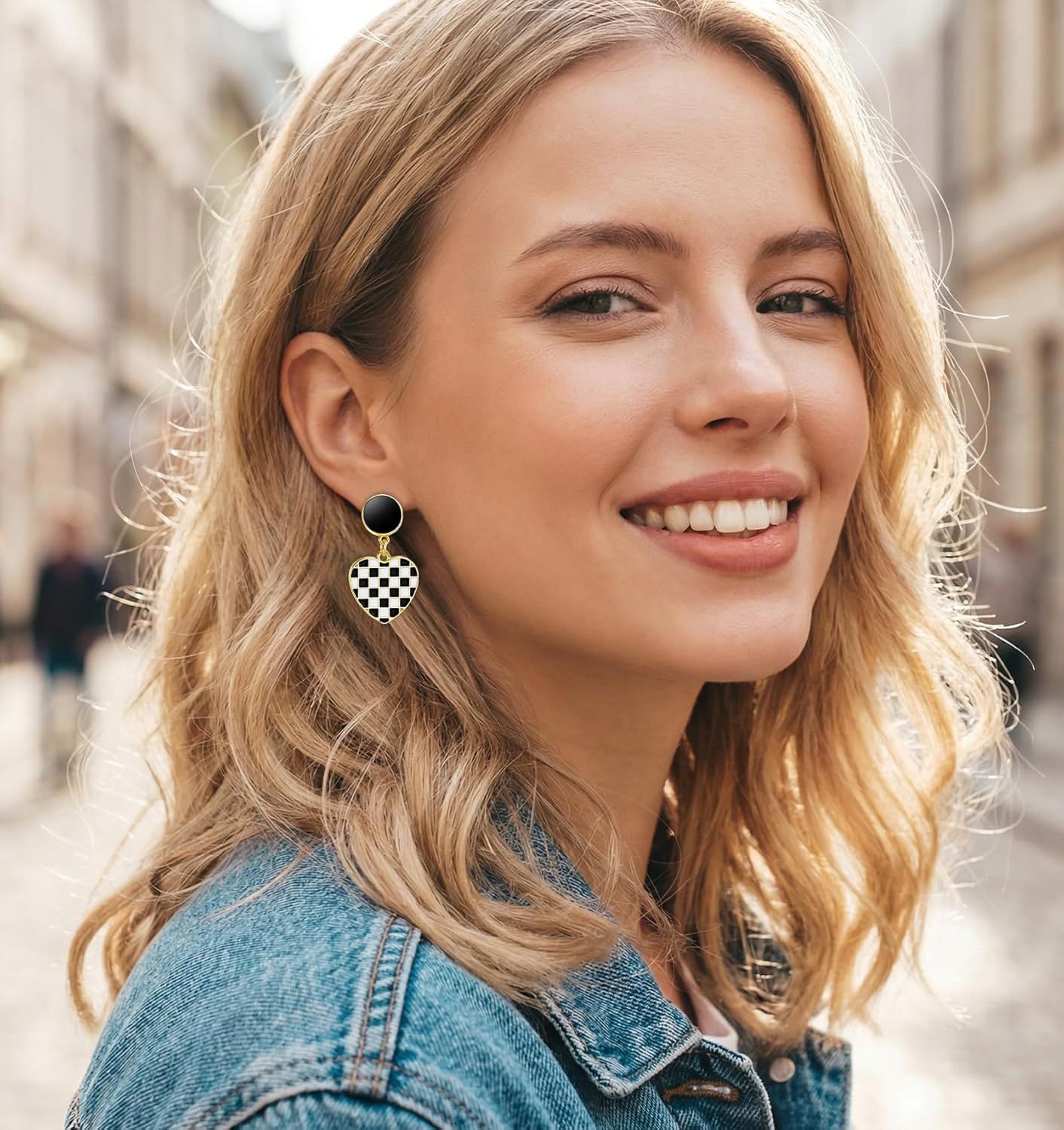 Racing Earrings, 1Pair Heart-Shaped Checkered Earrings for Women for Racing Fans Race Day Gift (Black and White)