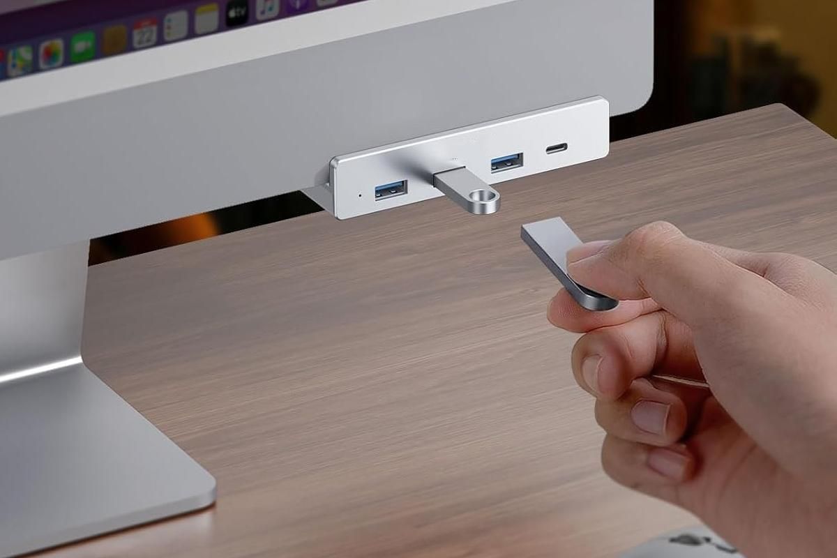 USB Hub 3.0 Aluminum 4-Port USB Adapter with 3 USB-A Data Ports for Monitors Desks - Silver