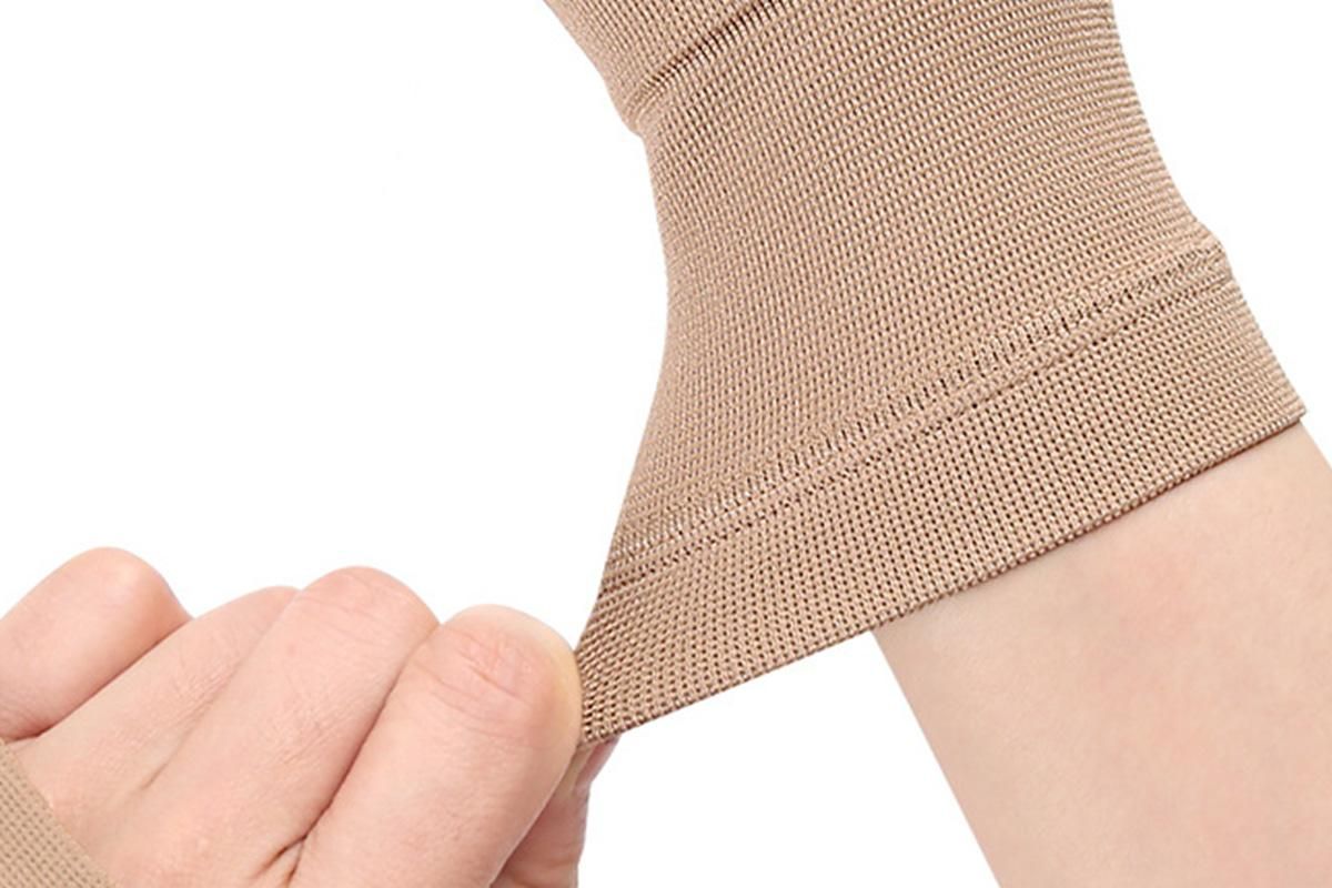 1Pair Wrist Brace Glove Sport Wrist Support for Fitness Weightlifting Skin Tone - L