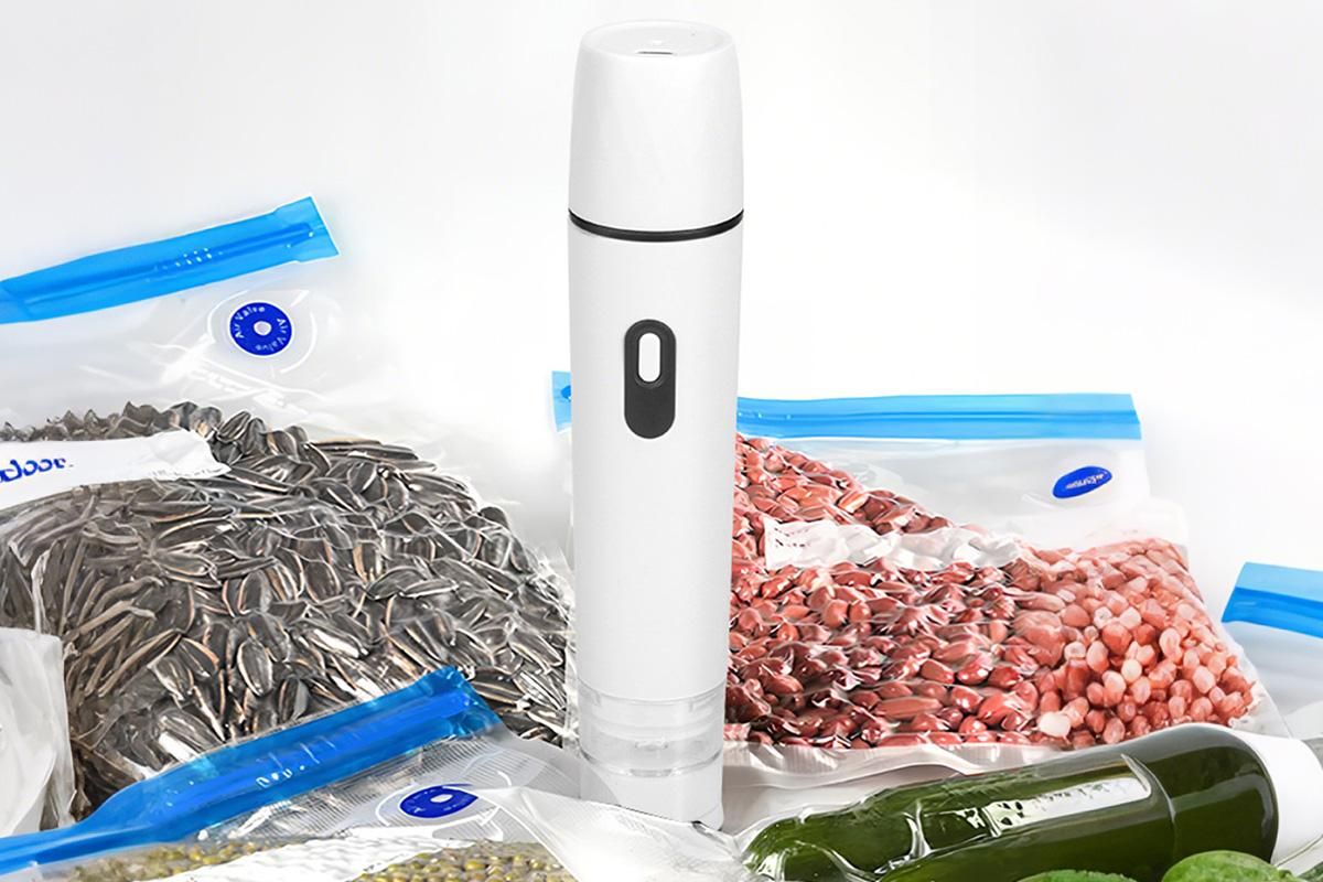Compact Vacuum Sealer for Food Storage with 15 Reusable Vacuum Bags
