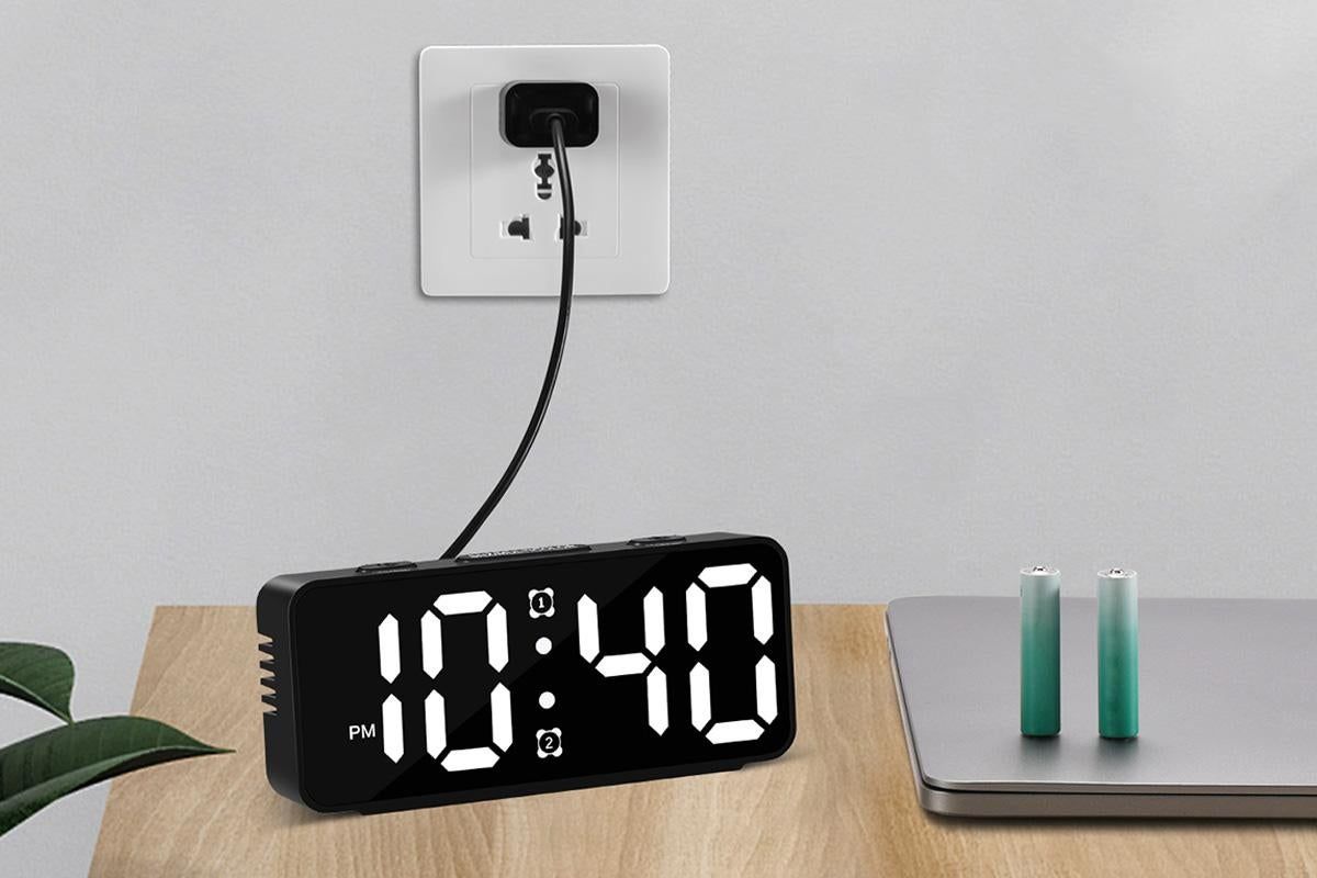 Small Digital Alarm Clock with 5 Dimmers and 5 Alarm Volumes for Bedrooms - Black