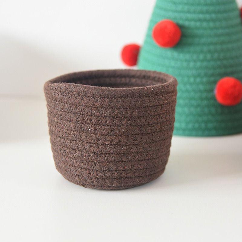 Christmas-themed cotton yarn woven storage basket, Christmas tree-shaped desktop storage box with lid, entryway key and remote control organizer - cosmetic storage box - red and white