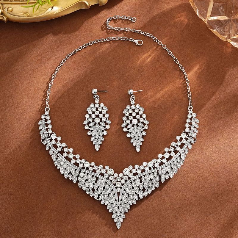Affordable Luxury, Statement-Making Full-Diamond Necklace and Earring Set, Accessories for Banquets, Parties, and Weddings – Silver