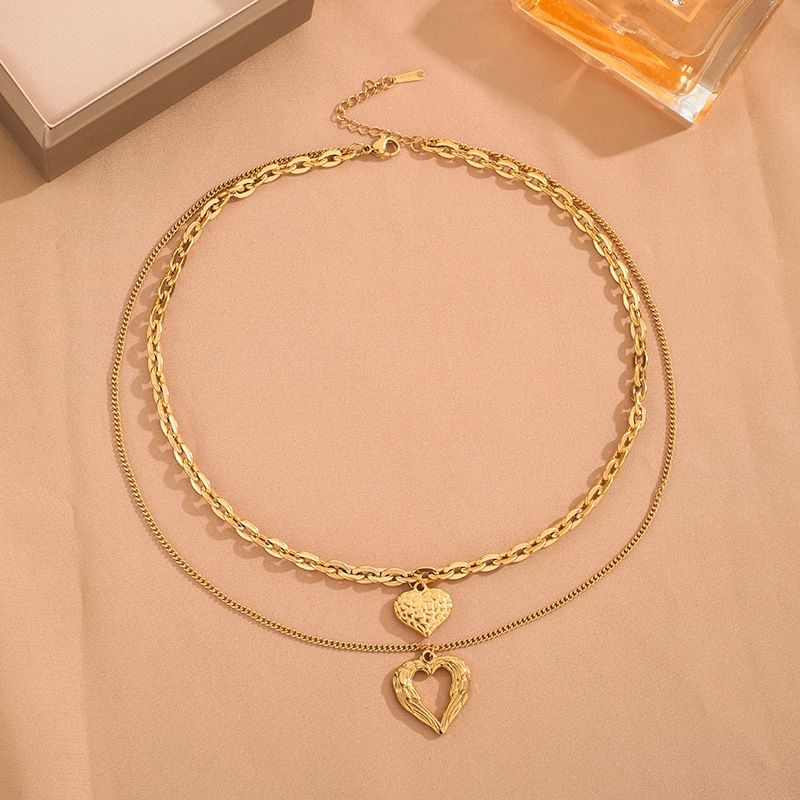 Women's Layered Necklace with Gold-Plated Heart Pendant – Vintage-Style Women's Necklace