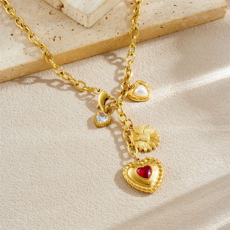 Vintage Heart-Shaped Sunflower Necklace: 18K Gold-Plated Cuban Chain, Women's Diamond-Studded Collar Necklace